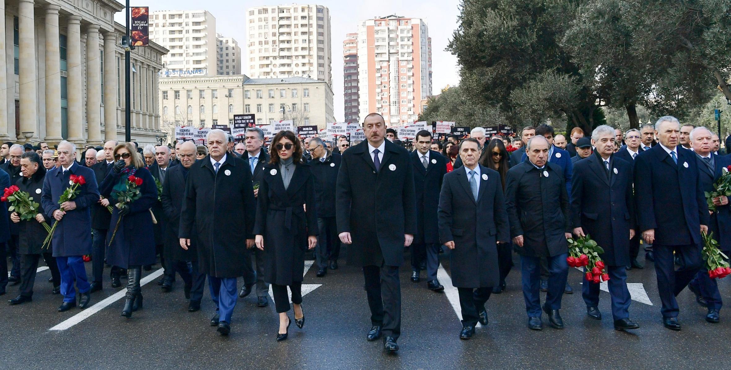 Ильхам Алиев принял участие во всенародном шествии по случаю 27-й годовщины Ходжалинского геноцида