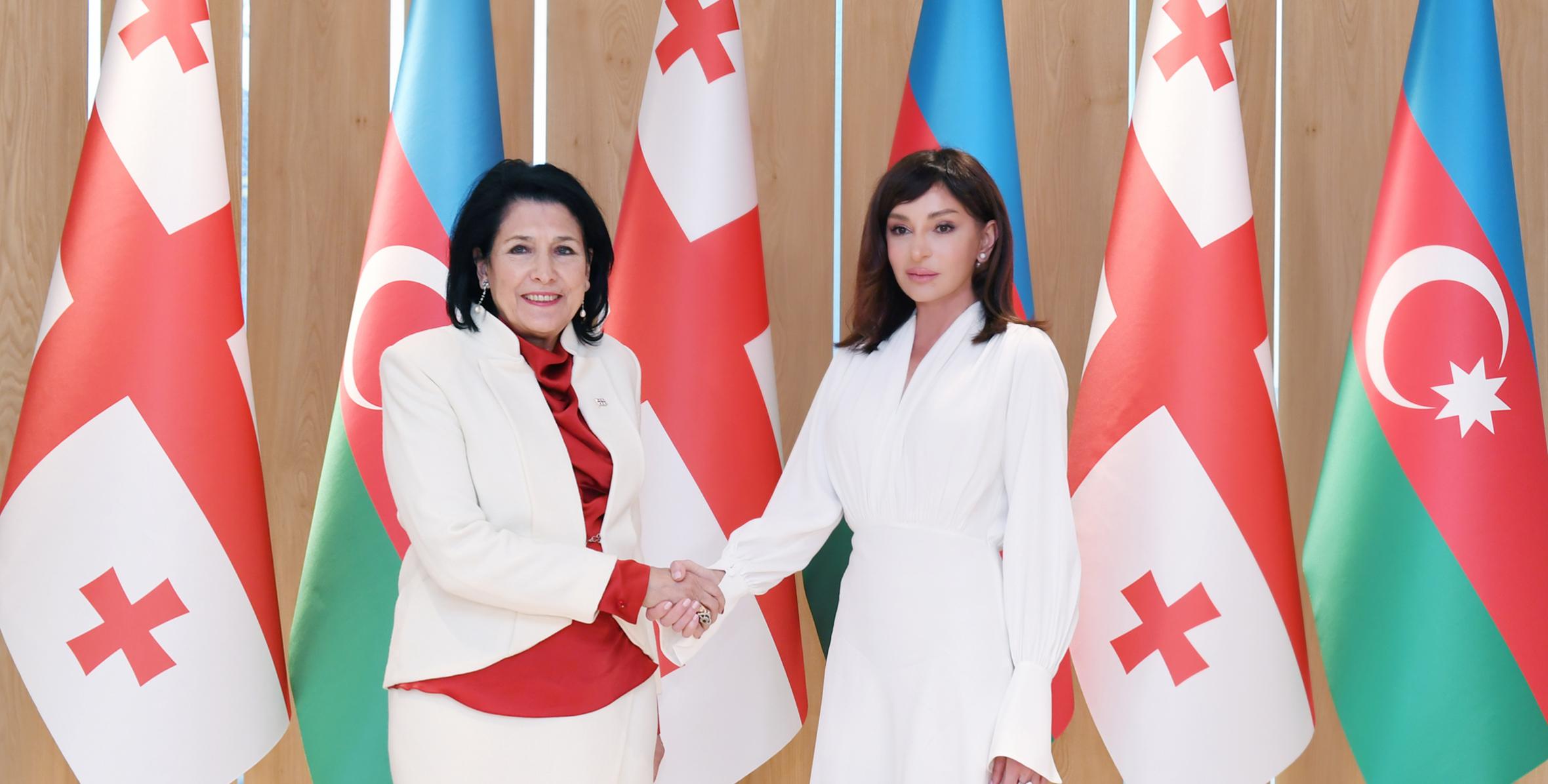 Birinci vitse-prezidenti Mehriban Əliyeva Gürcüstan Prezidenti Salome Zurabişvili ilə görüşüb