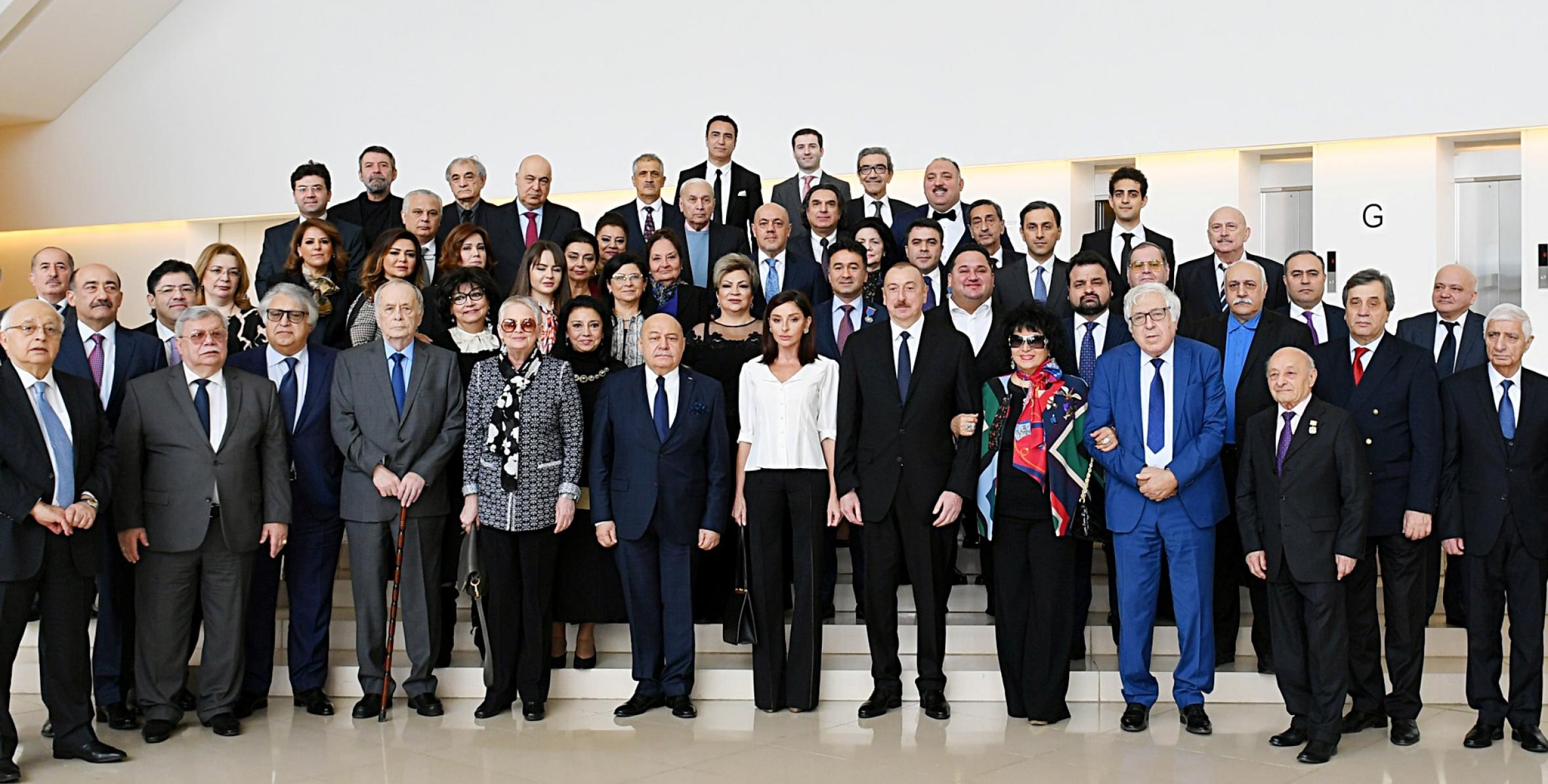 Ilham Aliyev and first lady Mehriban Aliyeva met with a group of culture and art figures