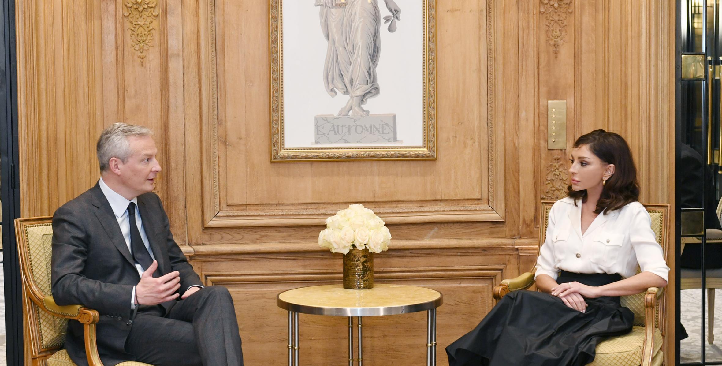 Birinci vitse-prezident Mehriban Əliyeva Fransanın iqtisadiyyat və maliyyə naziri Brüno Lömer ilə görüşüb