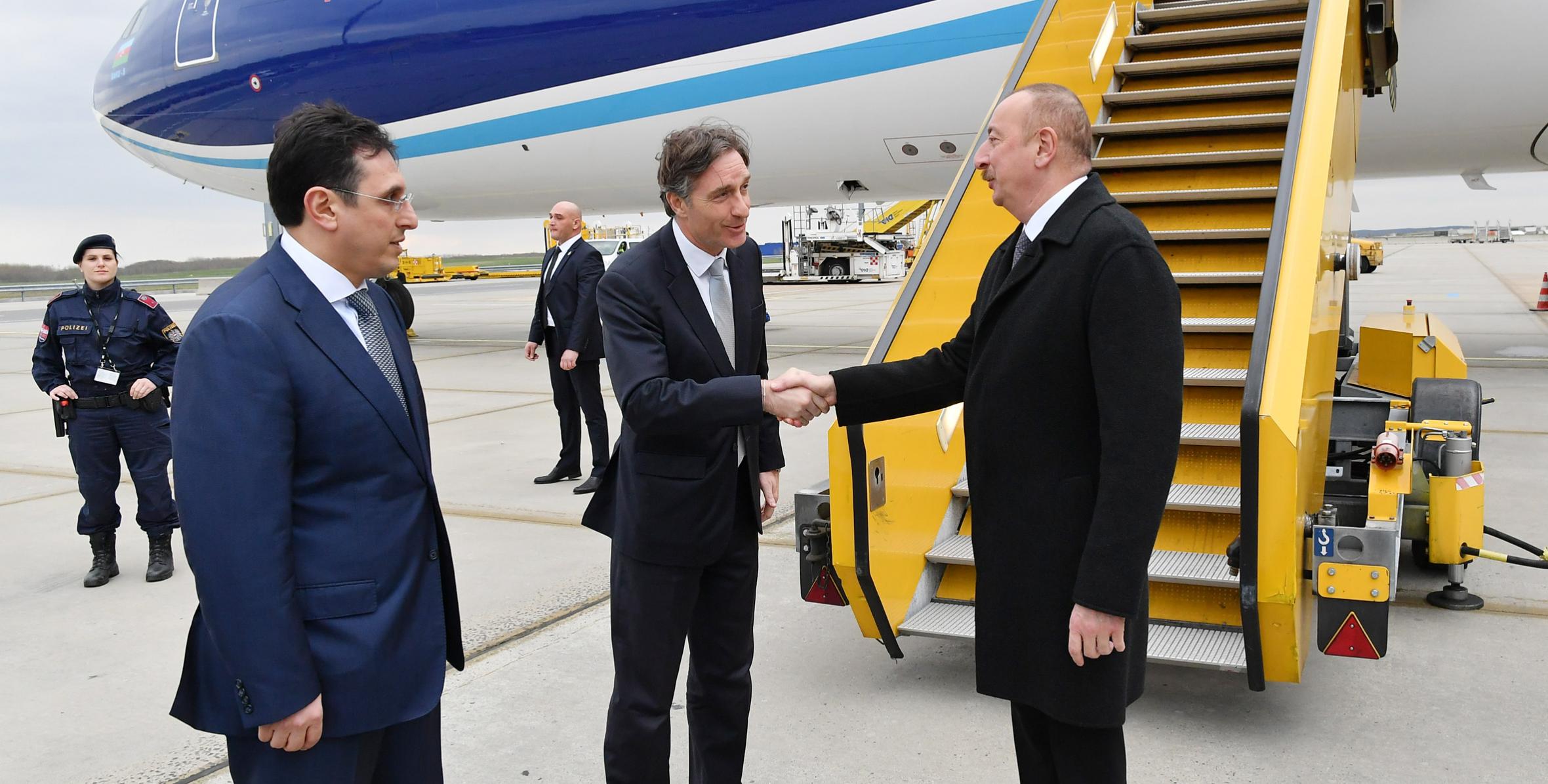 Ильхам Алиев прибыл с рабочим визитом в Австрию