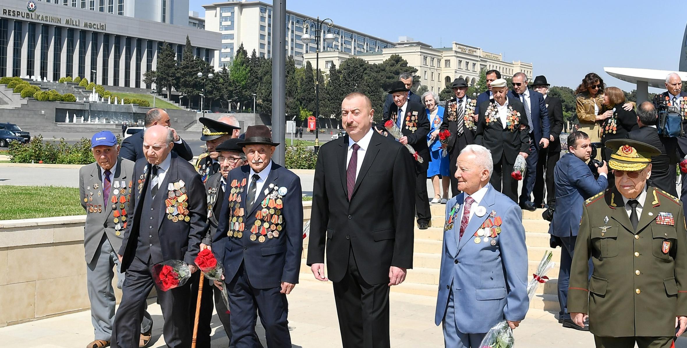 Ильхам Алиев принял участие в церемонии, проведенной в Баку по случаю 9 Мая – Дня Победы