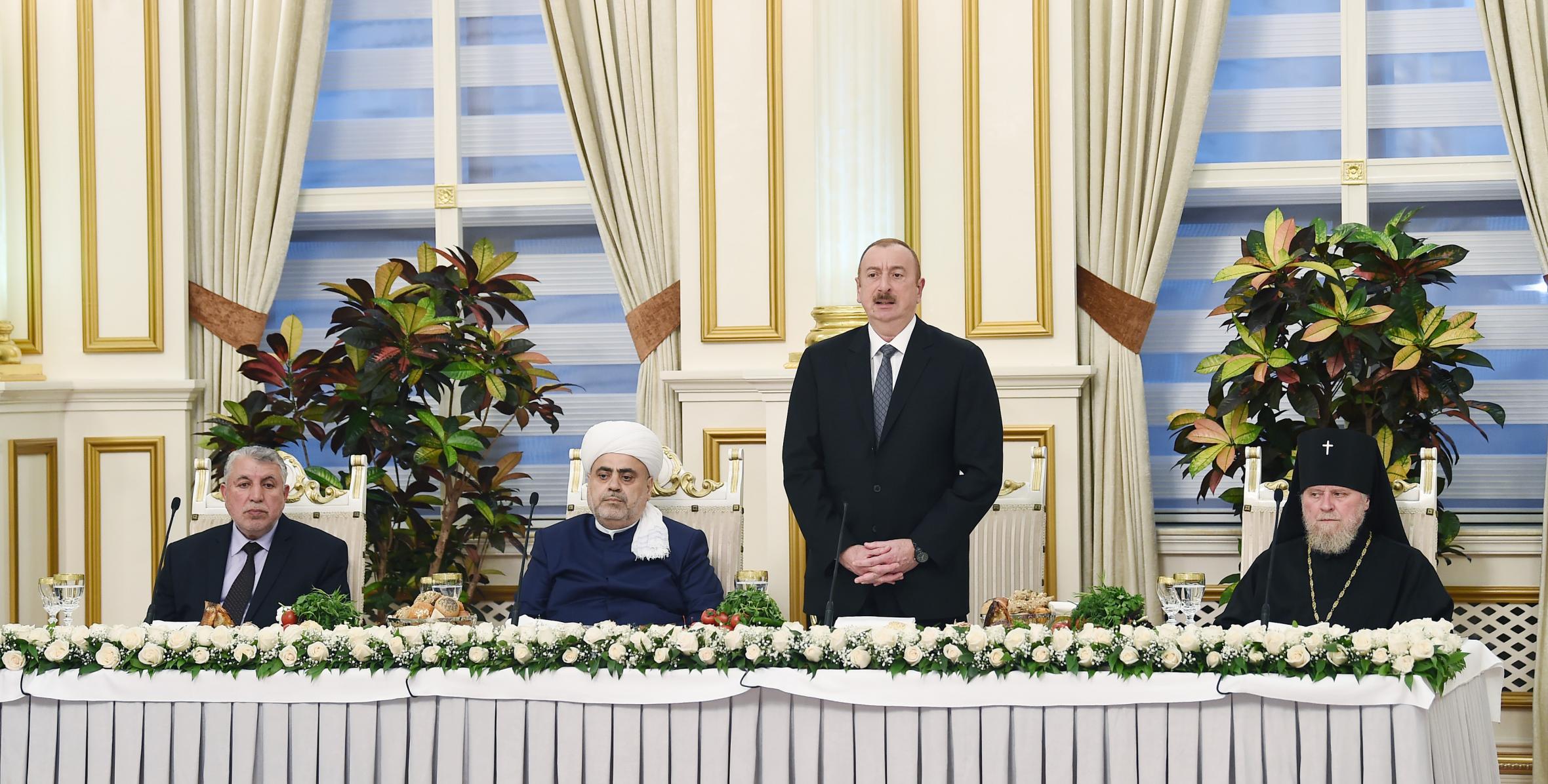 Ильхам Алиев принял участие в церемонии ифтара по случаю священного месяца Рамазан