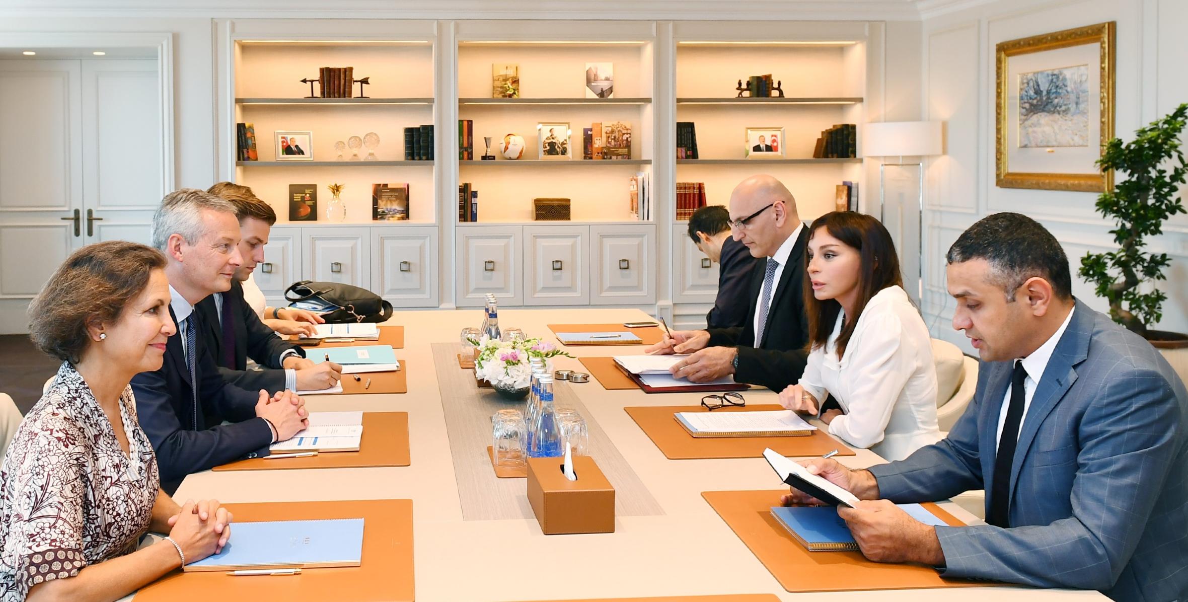 Birinci vitse-prezidenti Mehriban Əliyeva Fransanın İqtisadiyyat və Maliyyə naziri ilə görüşüb