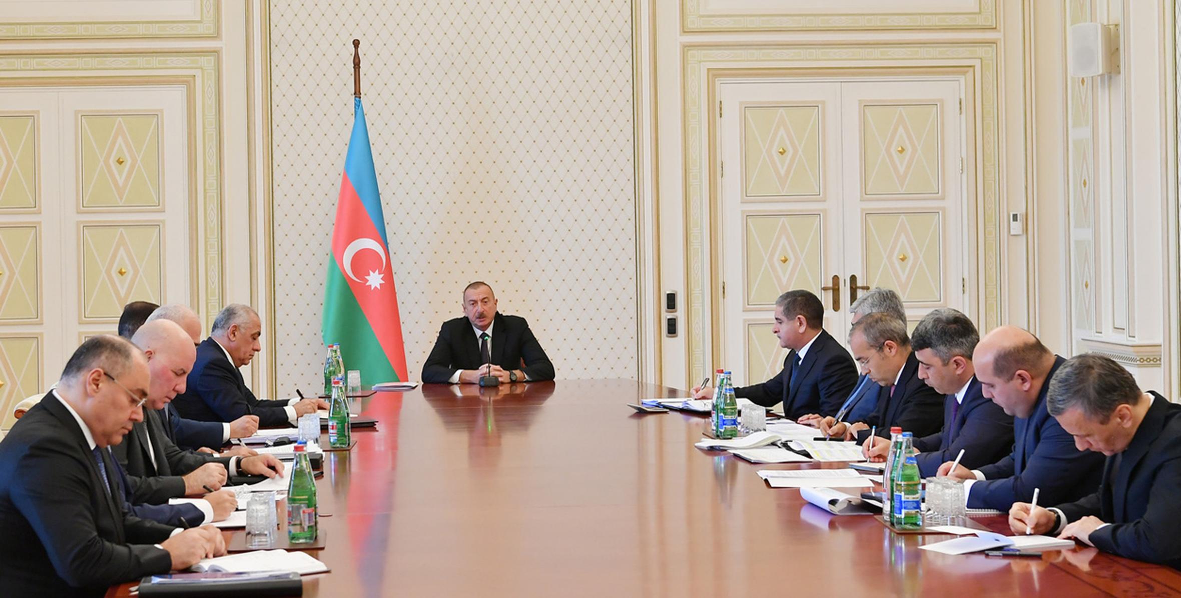 При Президенте Ильхаме Алиеве прошло совещание, связанное с социально-экономической сферой