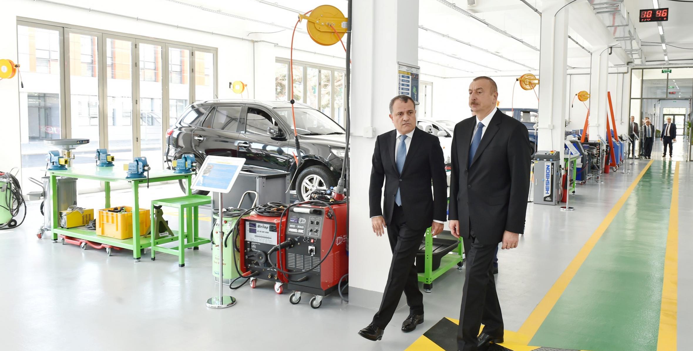 Ильхам Алиев принял участие в открытии Бакинского государственного центра профессионального образования по промышленности и инновациям