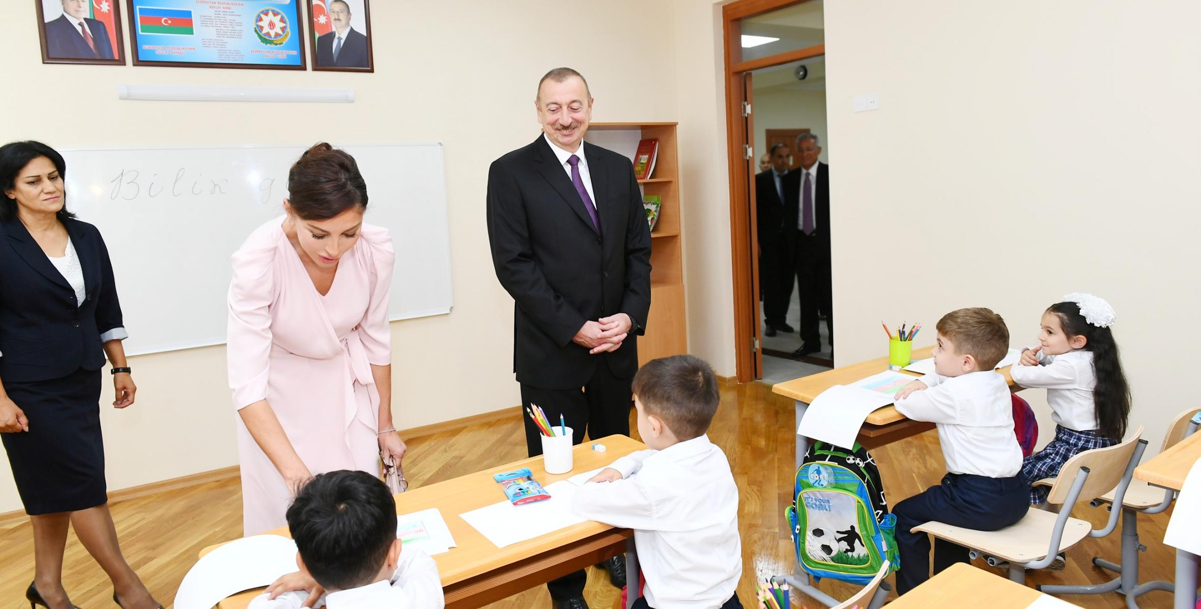 Ильхам Алиев принял участие в открытии нового учебного комплекса школы номер 300 в Бинагадинском районе города Баку