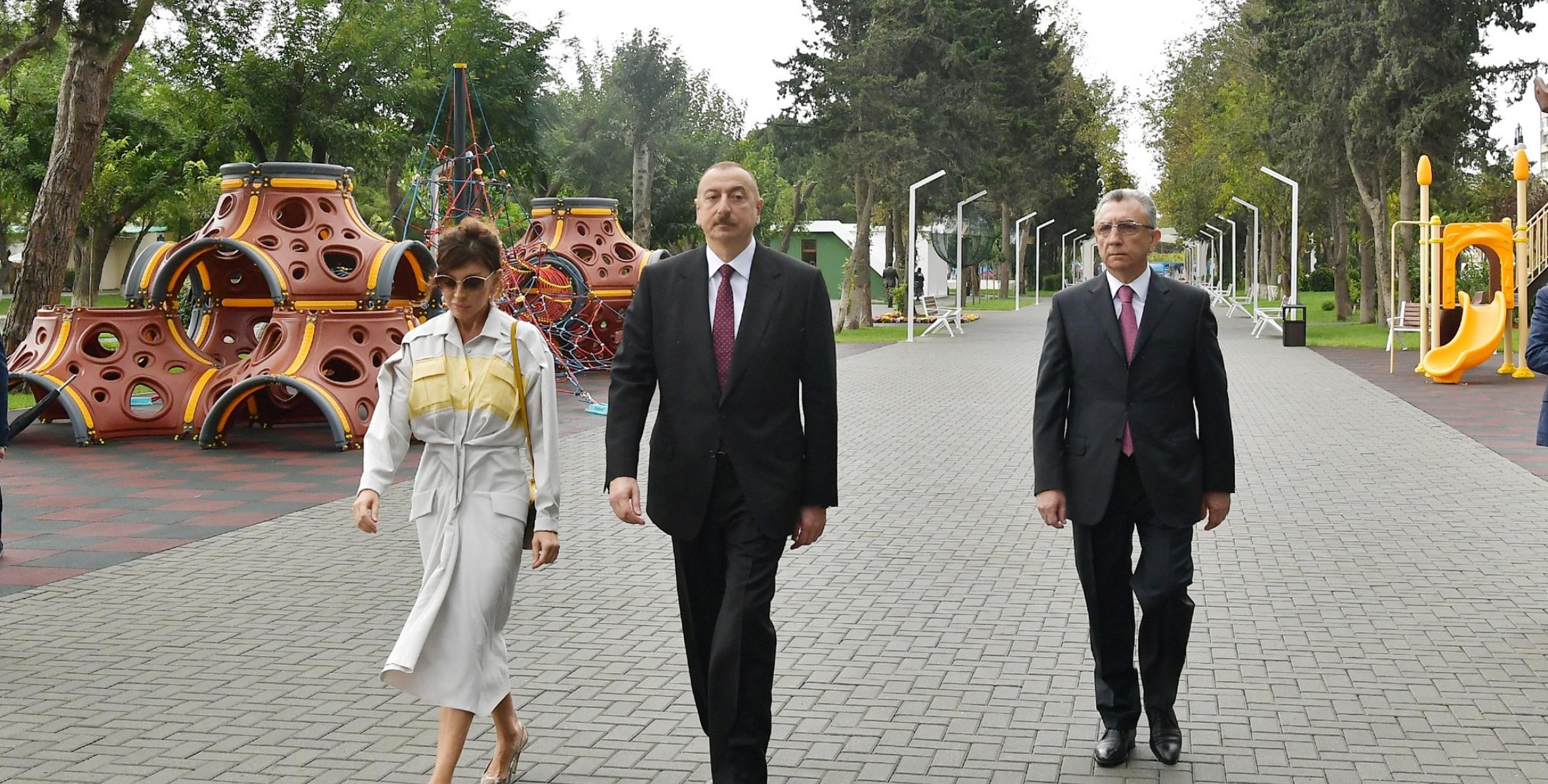 Ильхам Алиев ознакомился с условиями, созданными после капитальной реконструкции в парке, расположенном на проспекте Ататюрка Баку