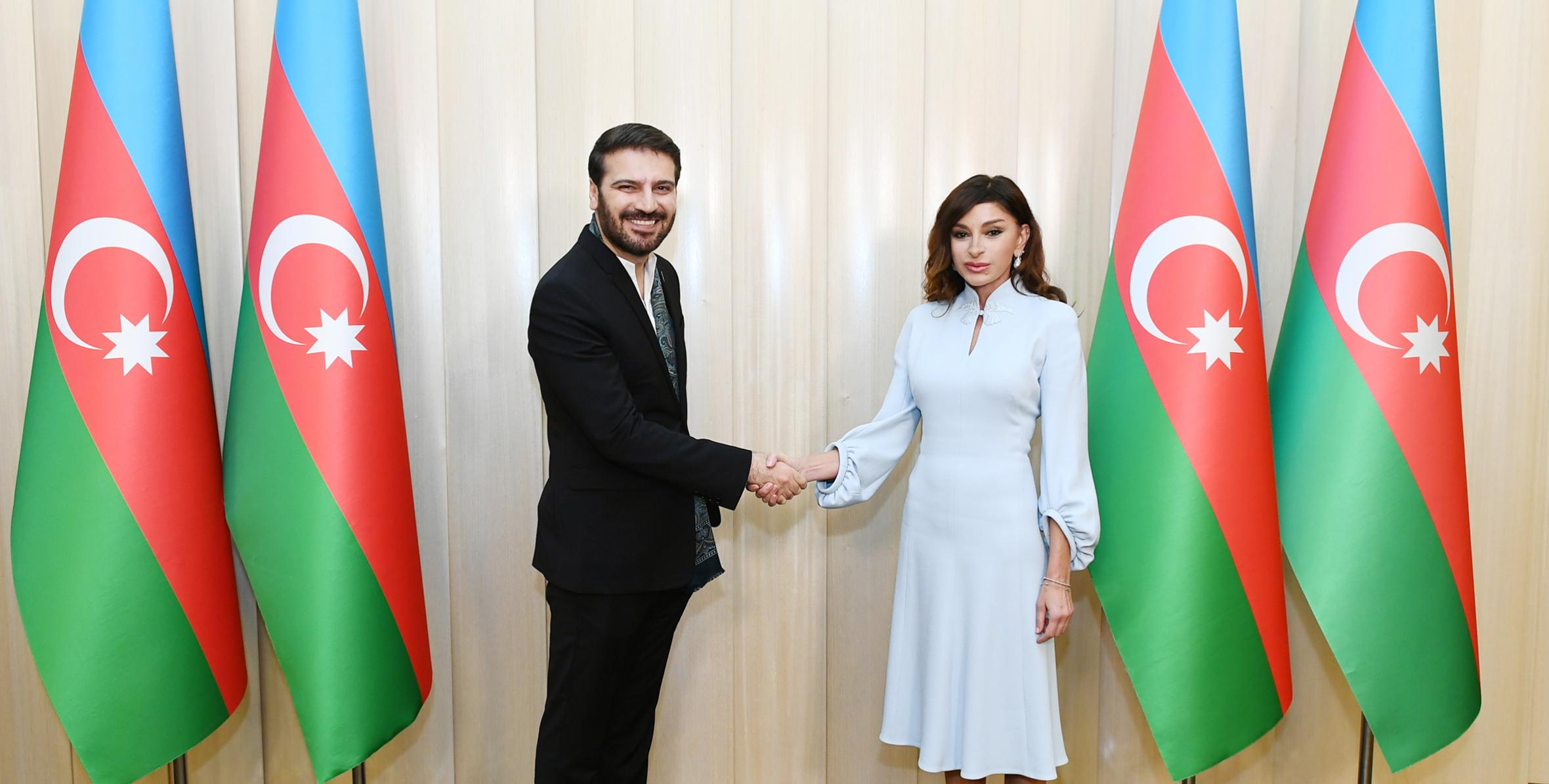 First Vice-President Mehriban Aliyeva presented honorary diploma of the President of Azerbaijan to famous singer and composer Sami Yusuf