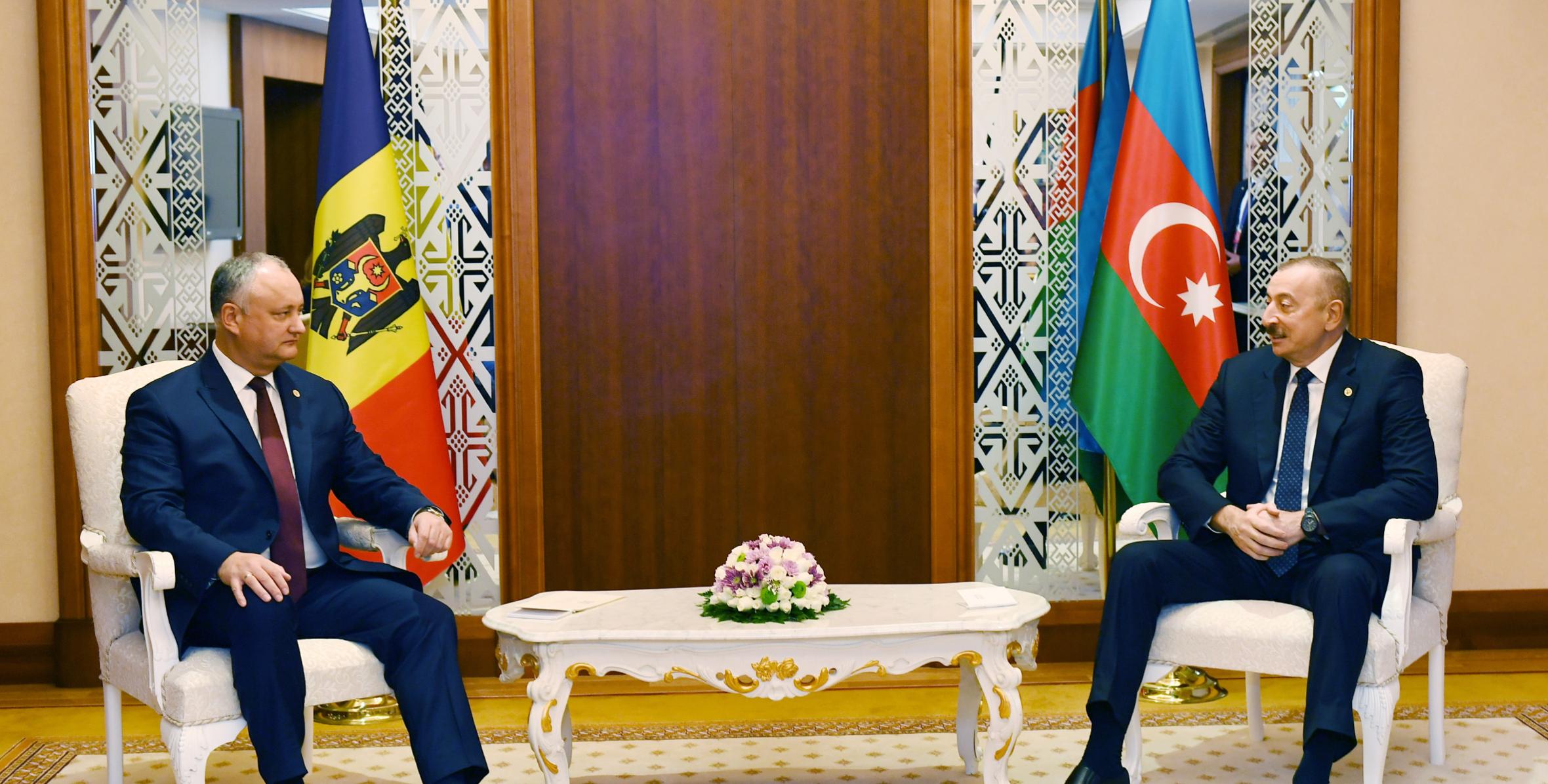 Ilham Aliyev met with Moldovan President Igor Dodon