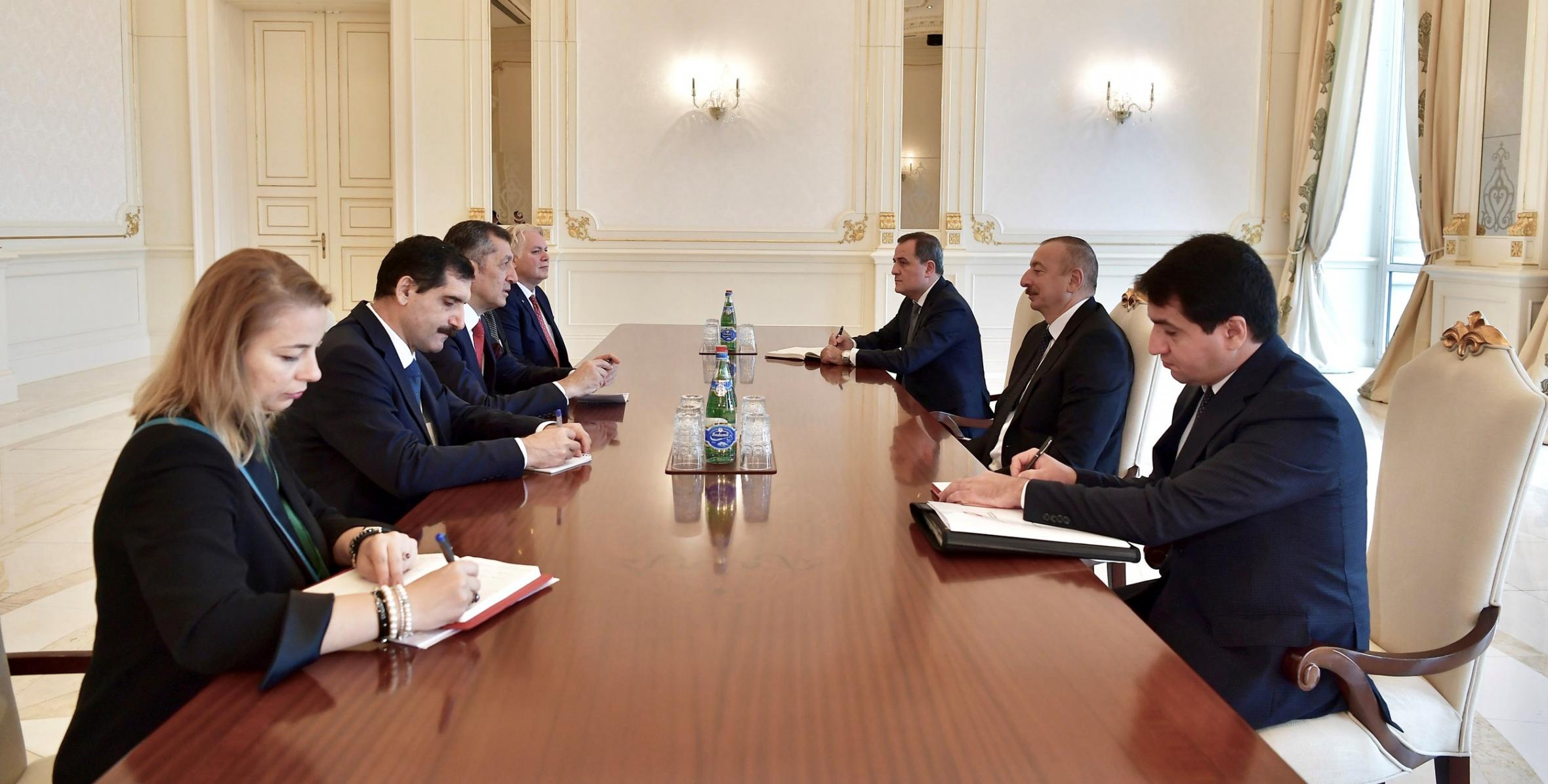 Ильхам Алиев принял делегацию во главе с министром образования Турции