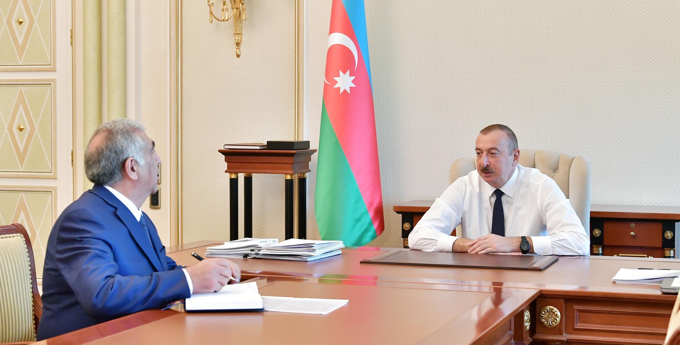 Ильхам Алиев принял председателя правления Государственного агентства автомобильных дорог Азербайджана