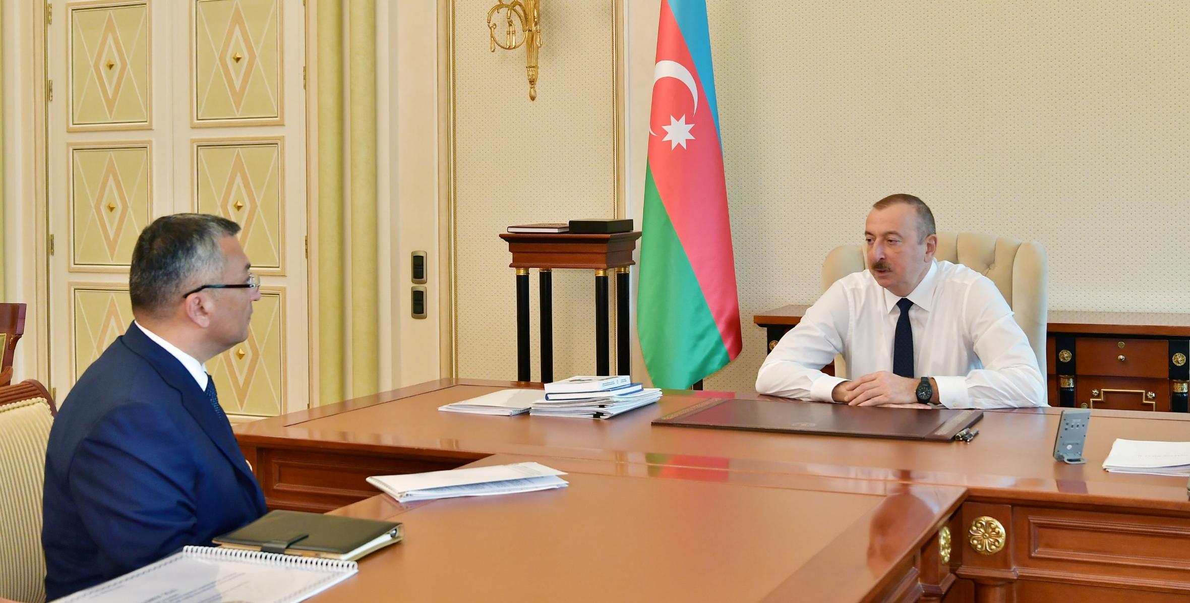 Ильхам Алиев принял председателя Государственного комитета по делам беженцев и вынужденных переселенцев