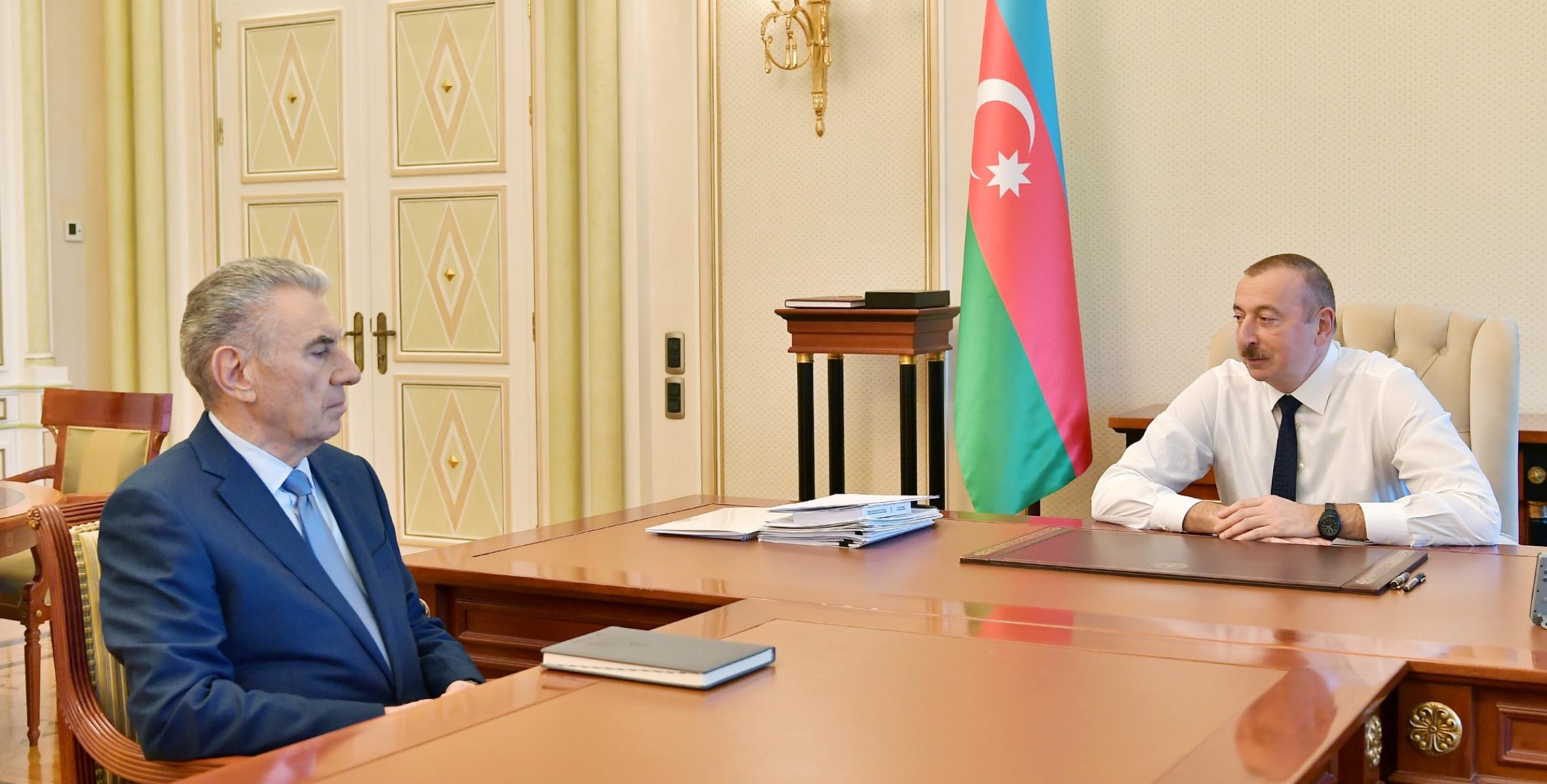 Ильхам Алиев принял заместителя премьер-министра Али Гасанова в связи с поданным им заявлением об освобождении от должности