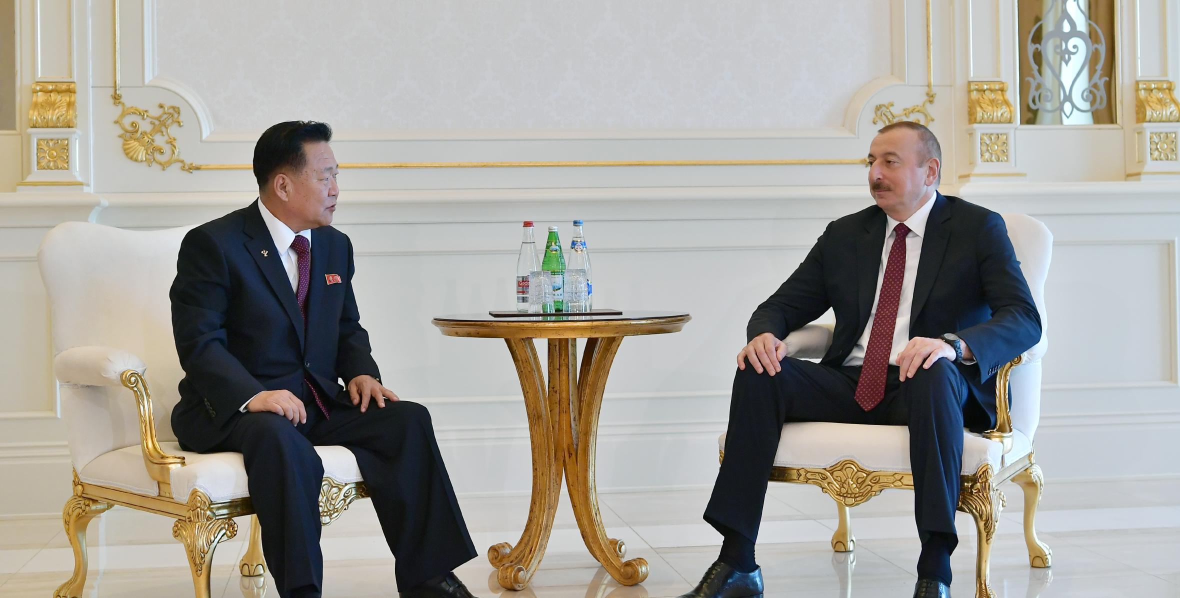 Ильхам Алиев принял делегацию во главе с председателем Президиума Верховного Народного Собрания Корейской Народно-Демократической Республики