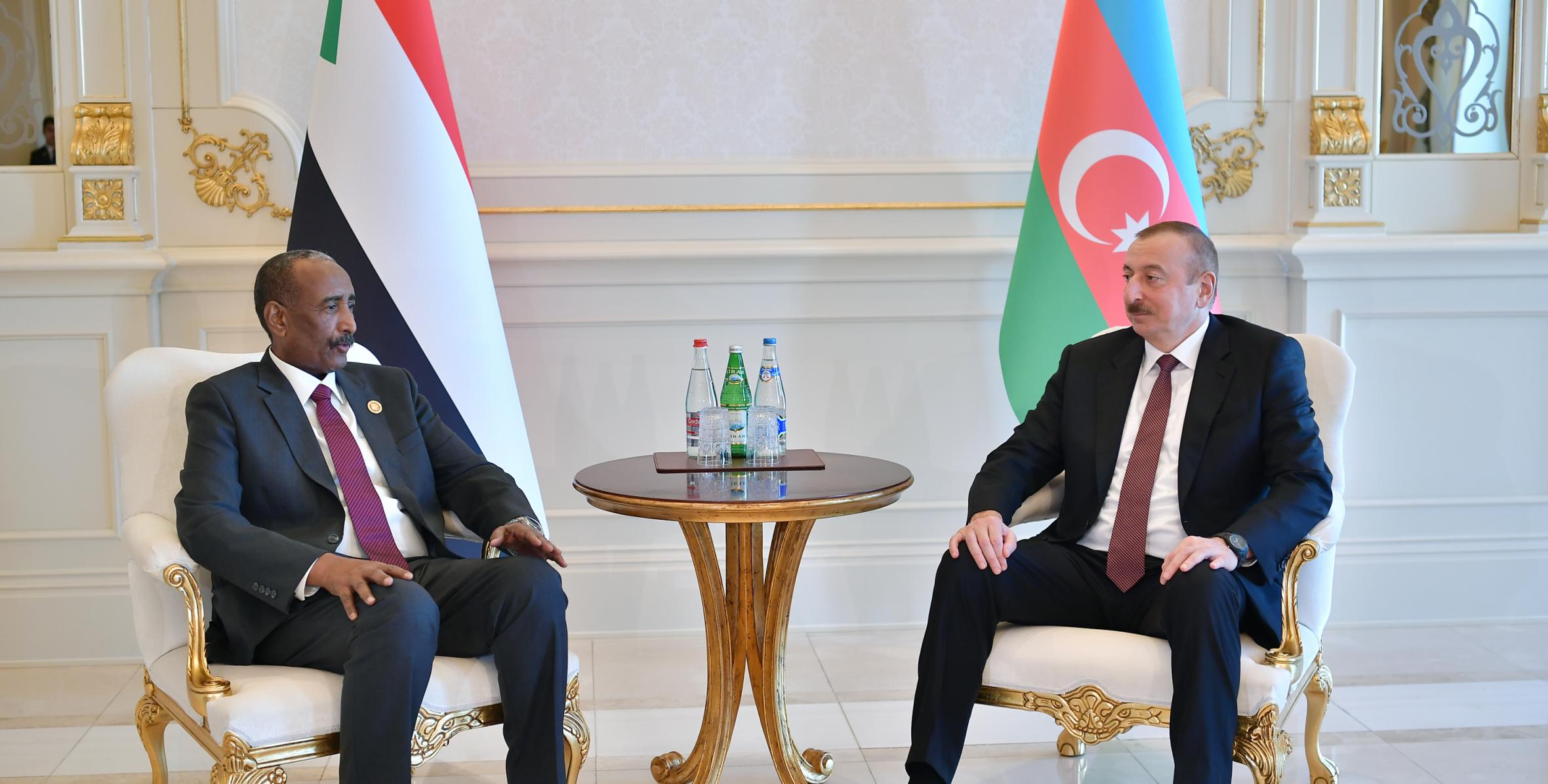 Ильхам Алиев встретился с председателем Суверенного переходного совета Судана Абдель Фаттахом Абдельрахманом Аль-Бурханом