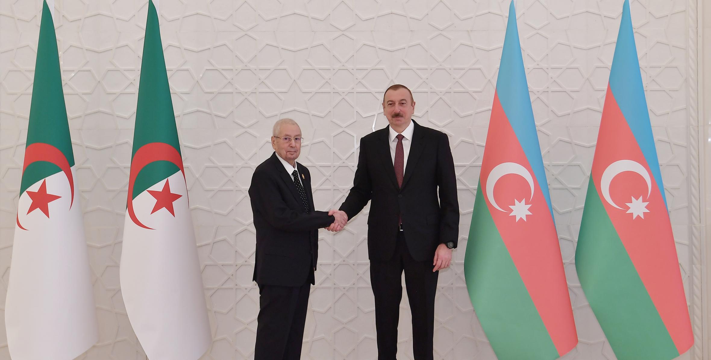 Состоялась встреча Ильхама Алиева с Президентом Алжира Абдель Кадером Бенсалахом