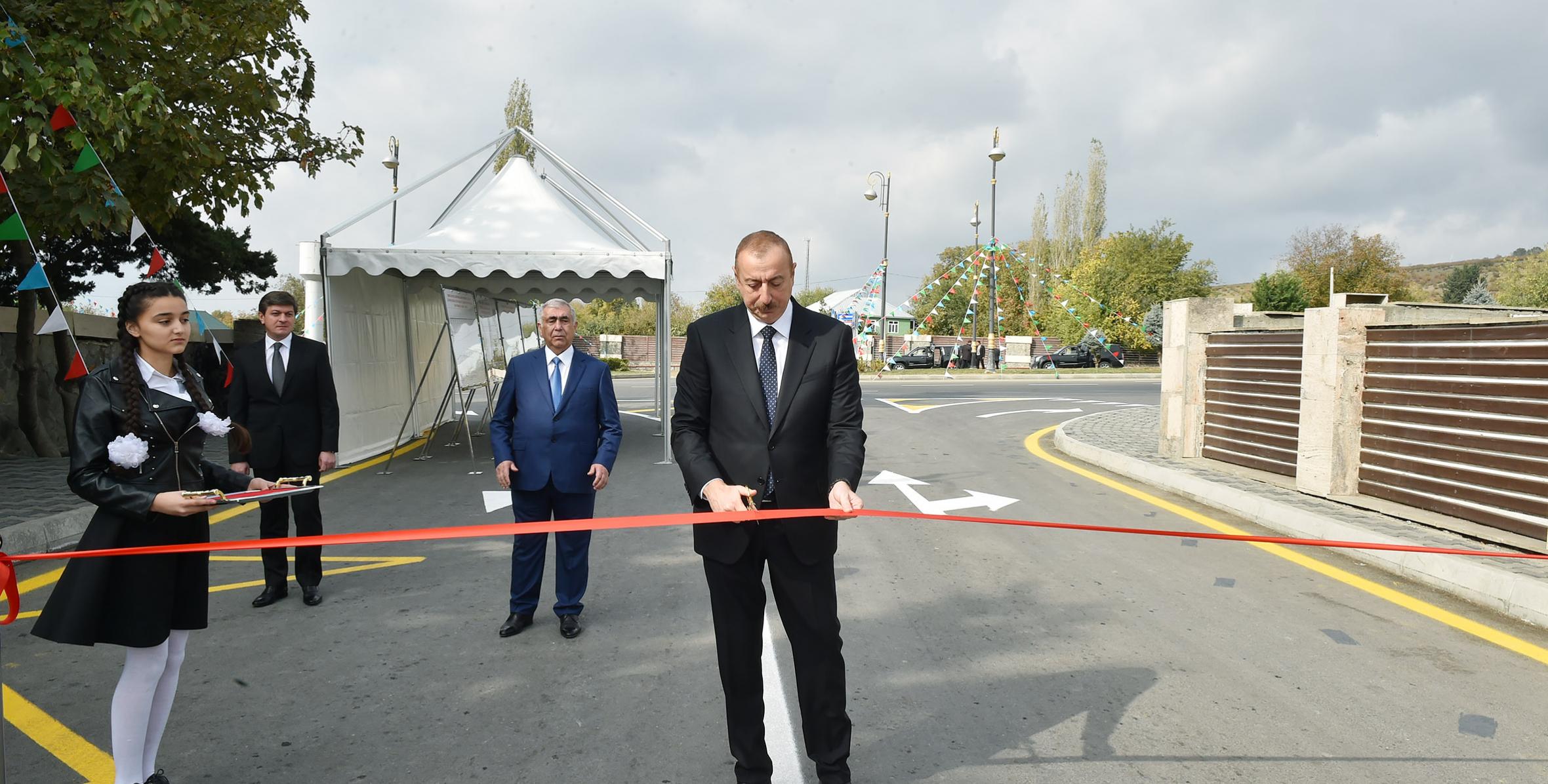 Ильхам Алиев принял участие в открытии автомобильной дороги Беюк Эмили-Былых-Амирван Габалинского района