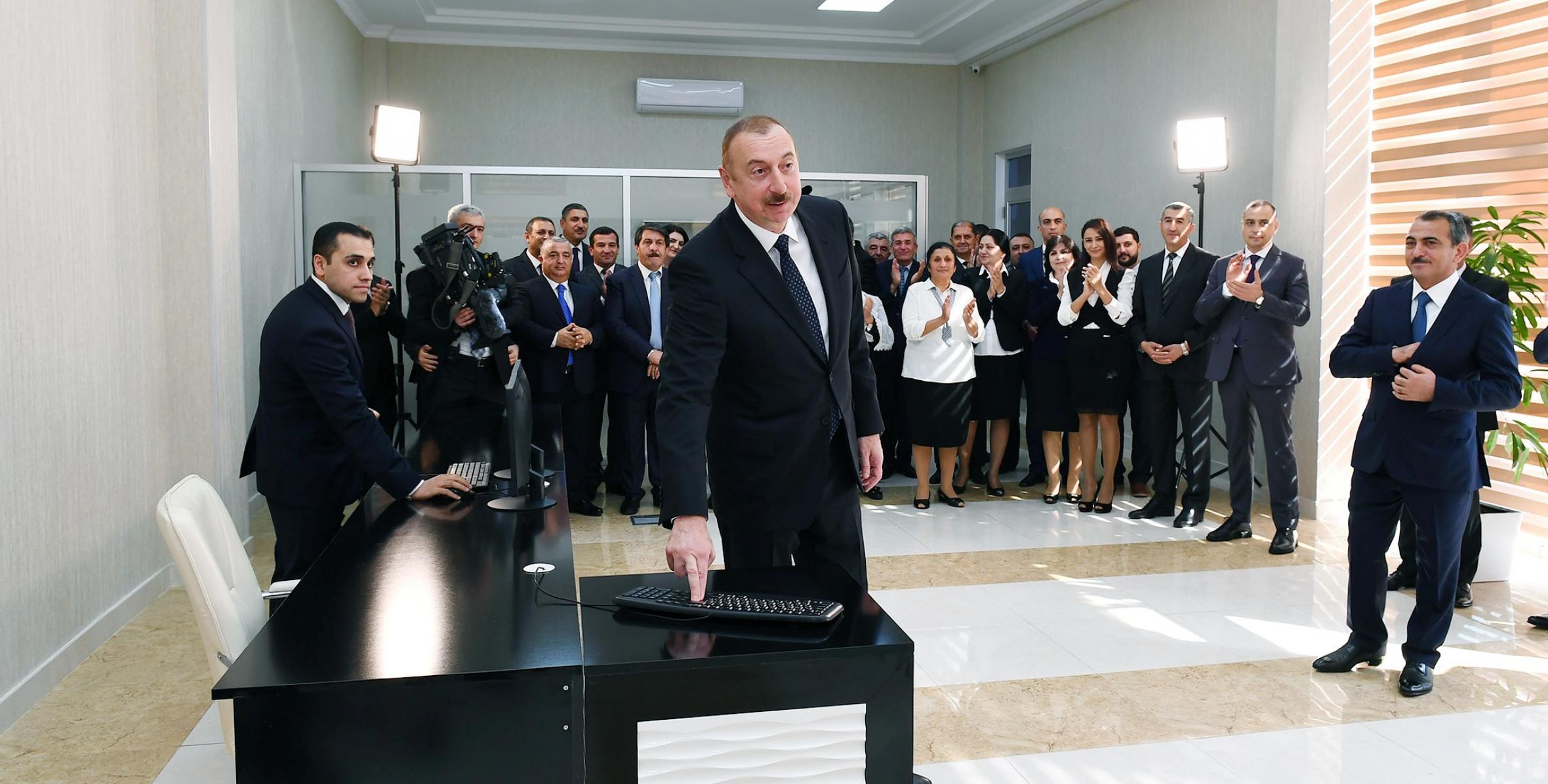 Ильхам Алиев принял участие в церемонии сдачи в эксплуатацию систем снабжения питьевой водой и канализации города Агдаш