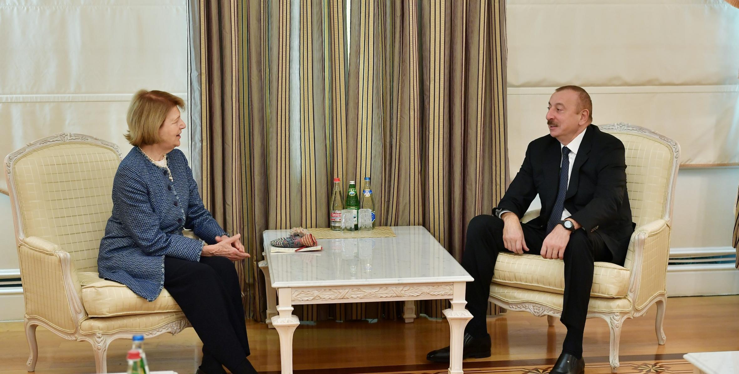 Ильхам Алиев принял делегацию во главе с торговым посланником премьер-министра Великобритании по Азербайджану