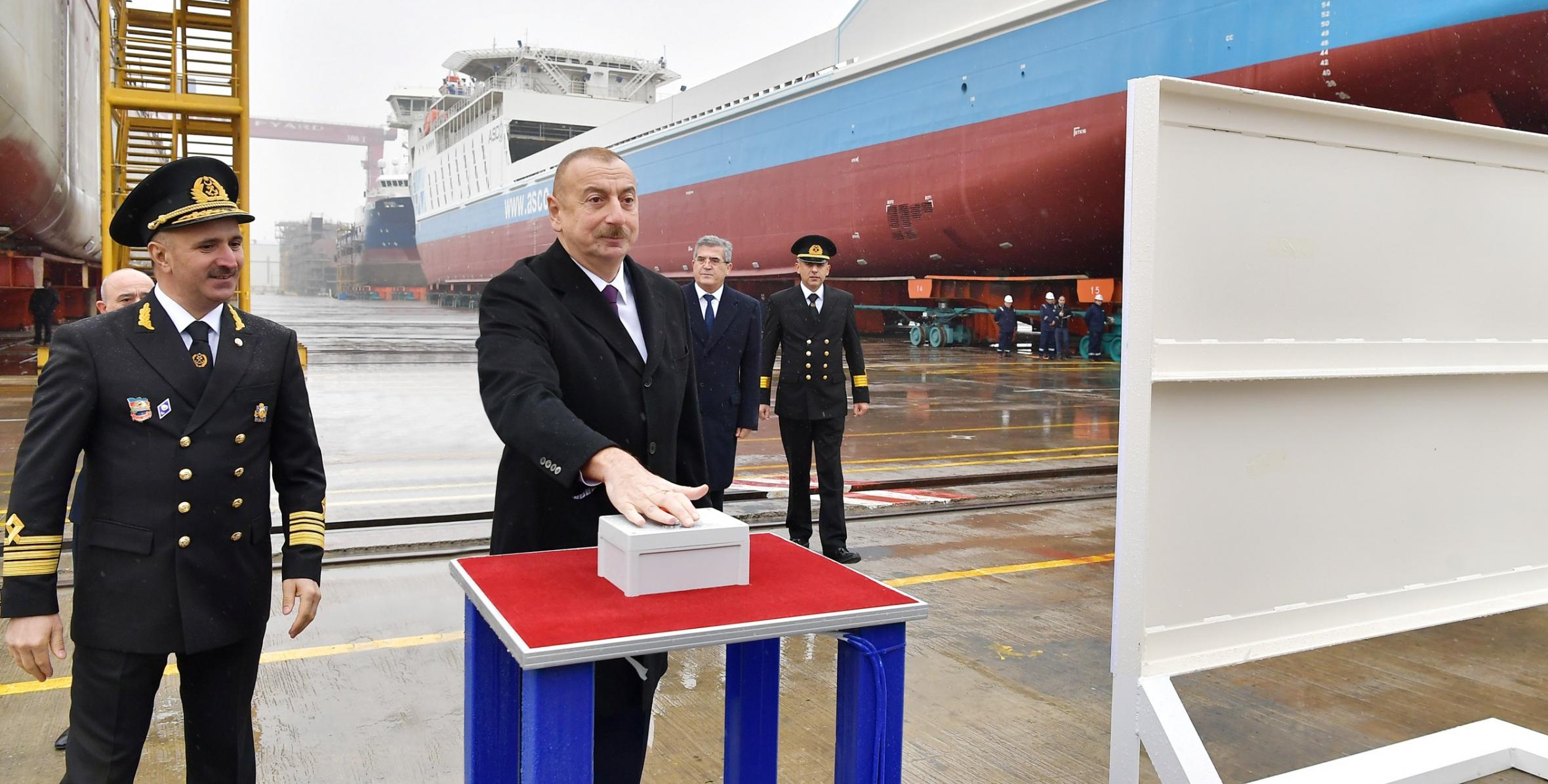 Ильхам Алиев принял участие в церемонии сдачи в эксплуатацию первого танкера, построенного на Бакинском судостроительном заводе