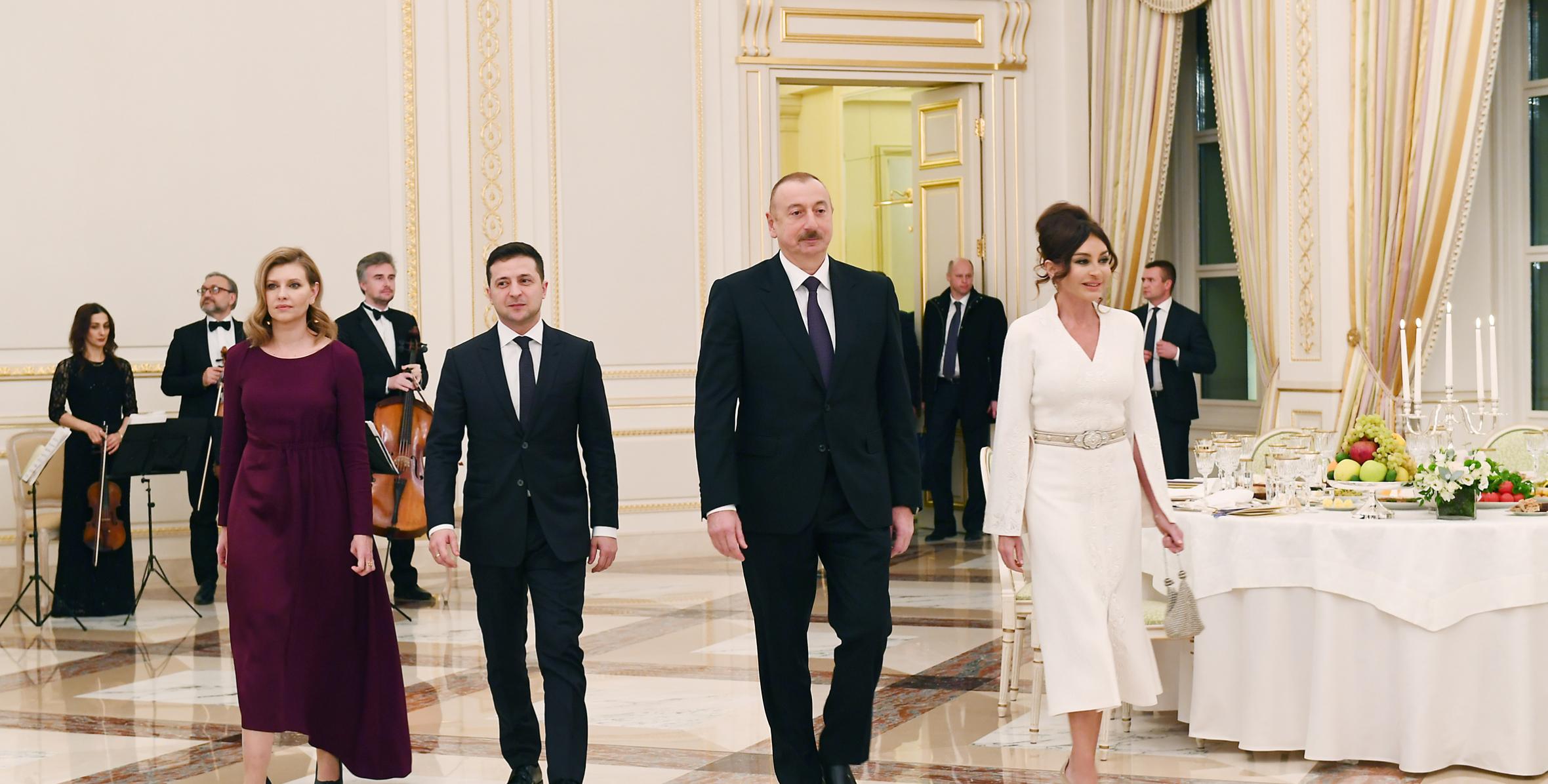 Ilham Aliyev hosted official reception in honor of Ukrainian President Volodymyr Zelensky