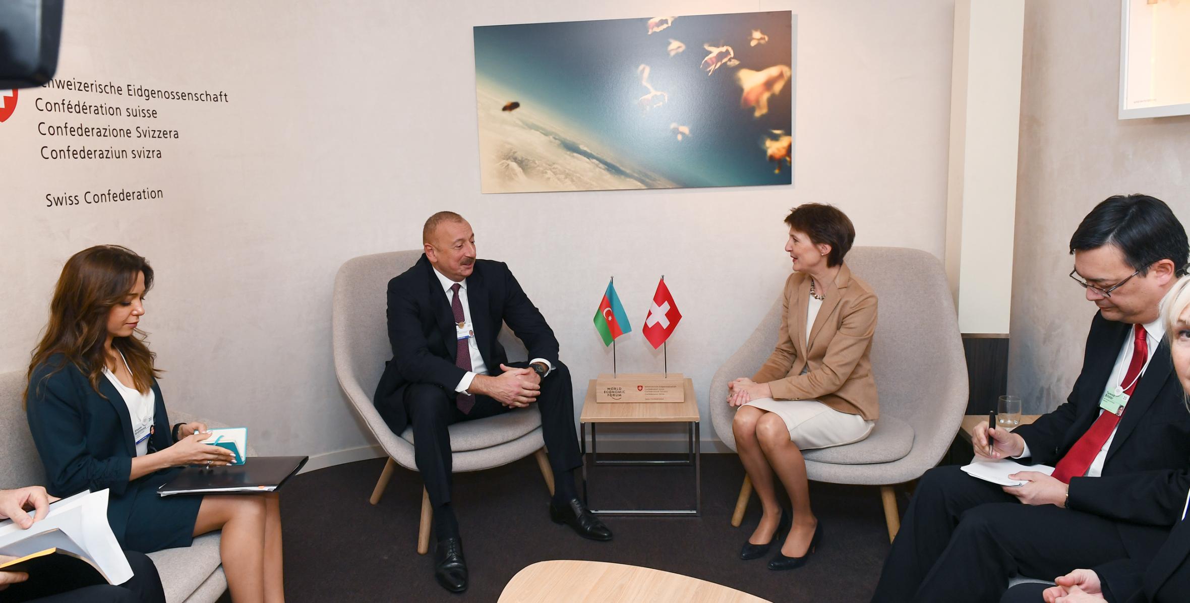 В Давосе состоялась встреча Ильхама Алиева с Президентом Швейцарии Симонеттой Соммаругой