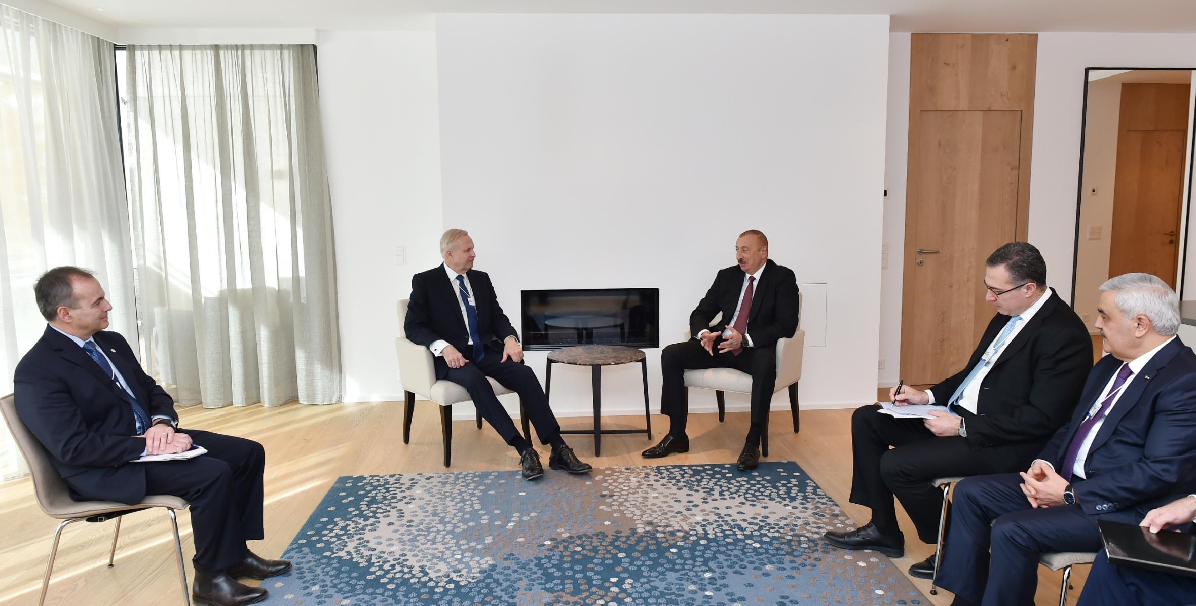 Ilham Aliyev met with BP Chief Executive Officer in Davos