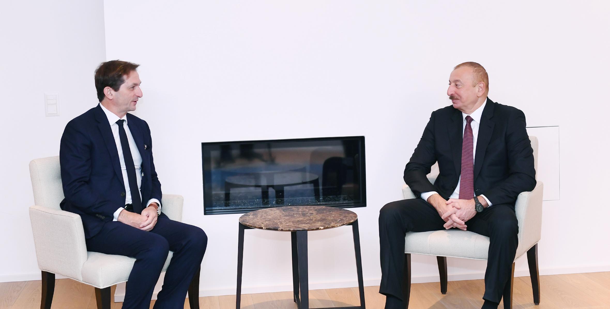 Ильхам Алиев встретился в Давосе с новым генеральным исполнительным директором SUEZ Group Бертраном Камю