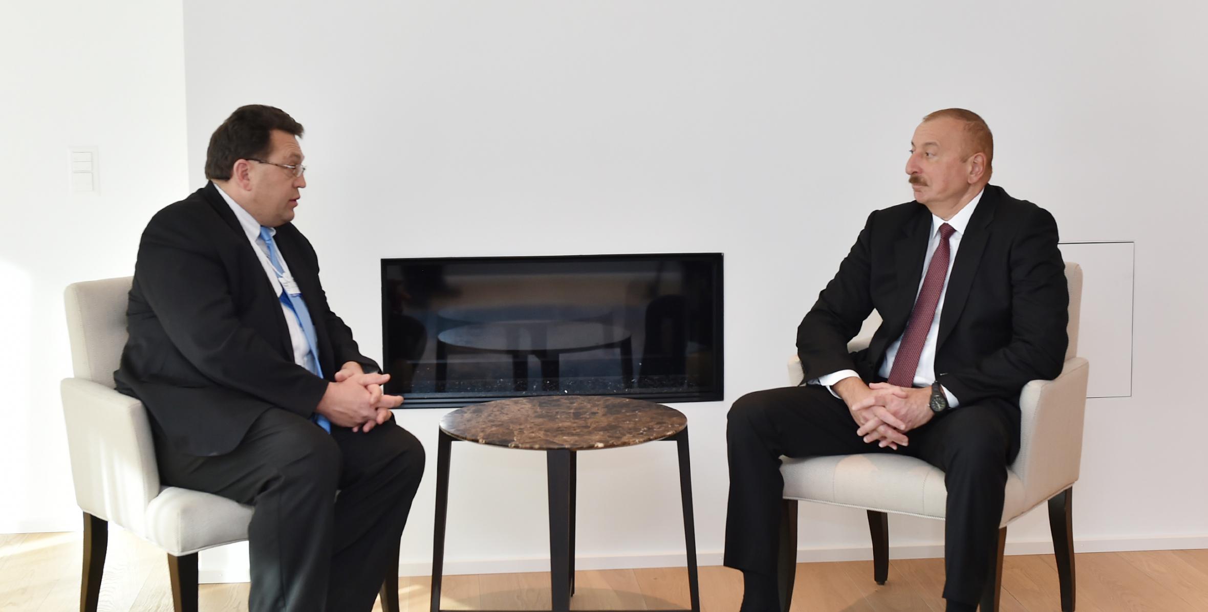 В Давосе состоялась встреча Ильхама Алиева с мэром швейцарского города Монтре