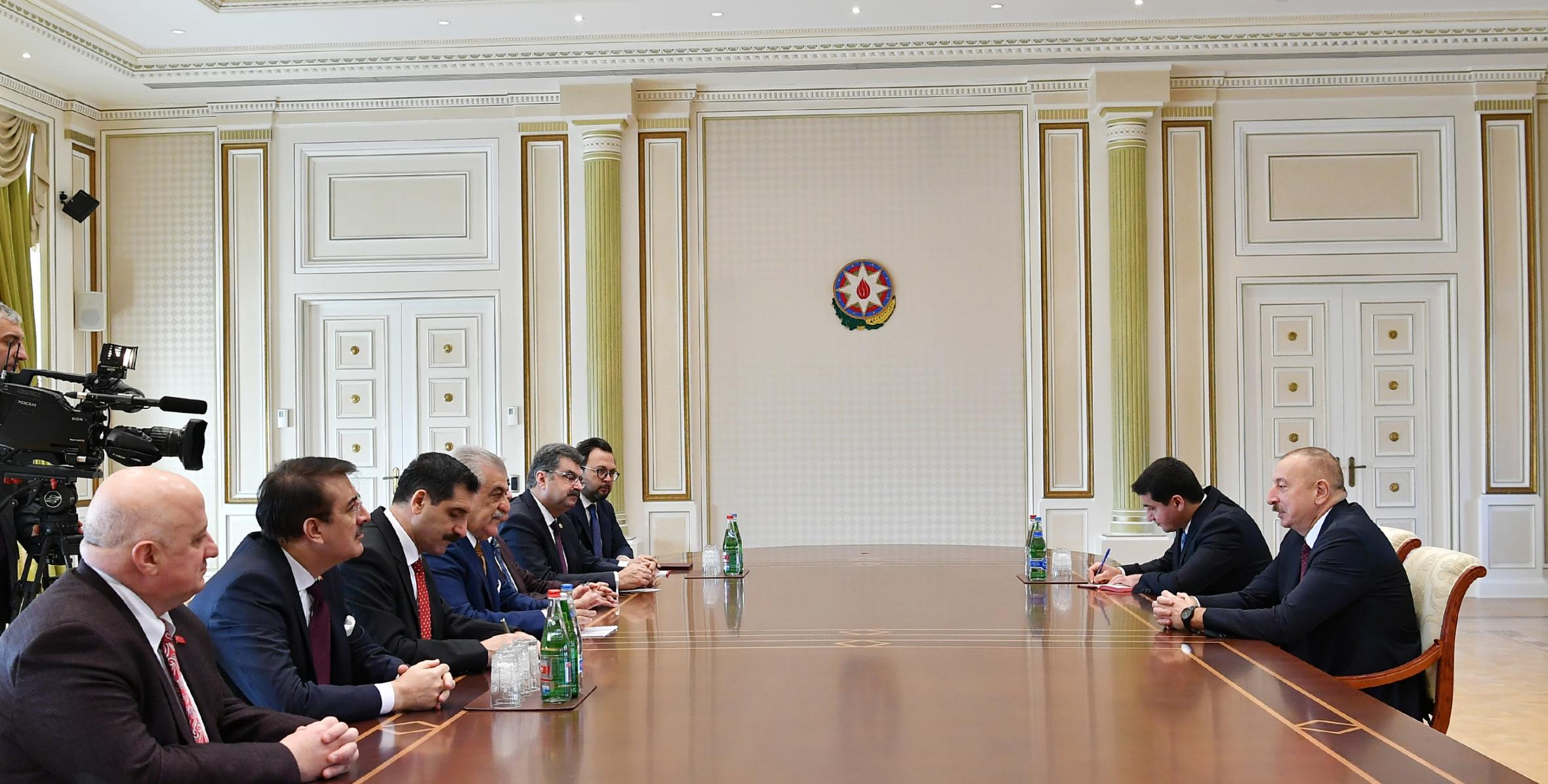 Ильхам Алиев принял делегацию во главе с руководителем Турецко-азербайджанской межпарламентской группы дружбы