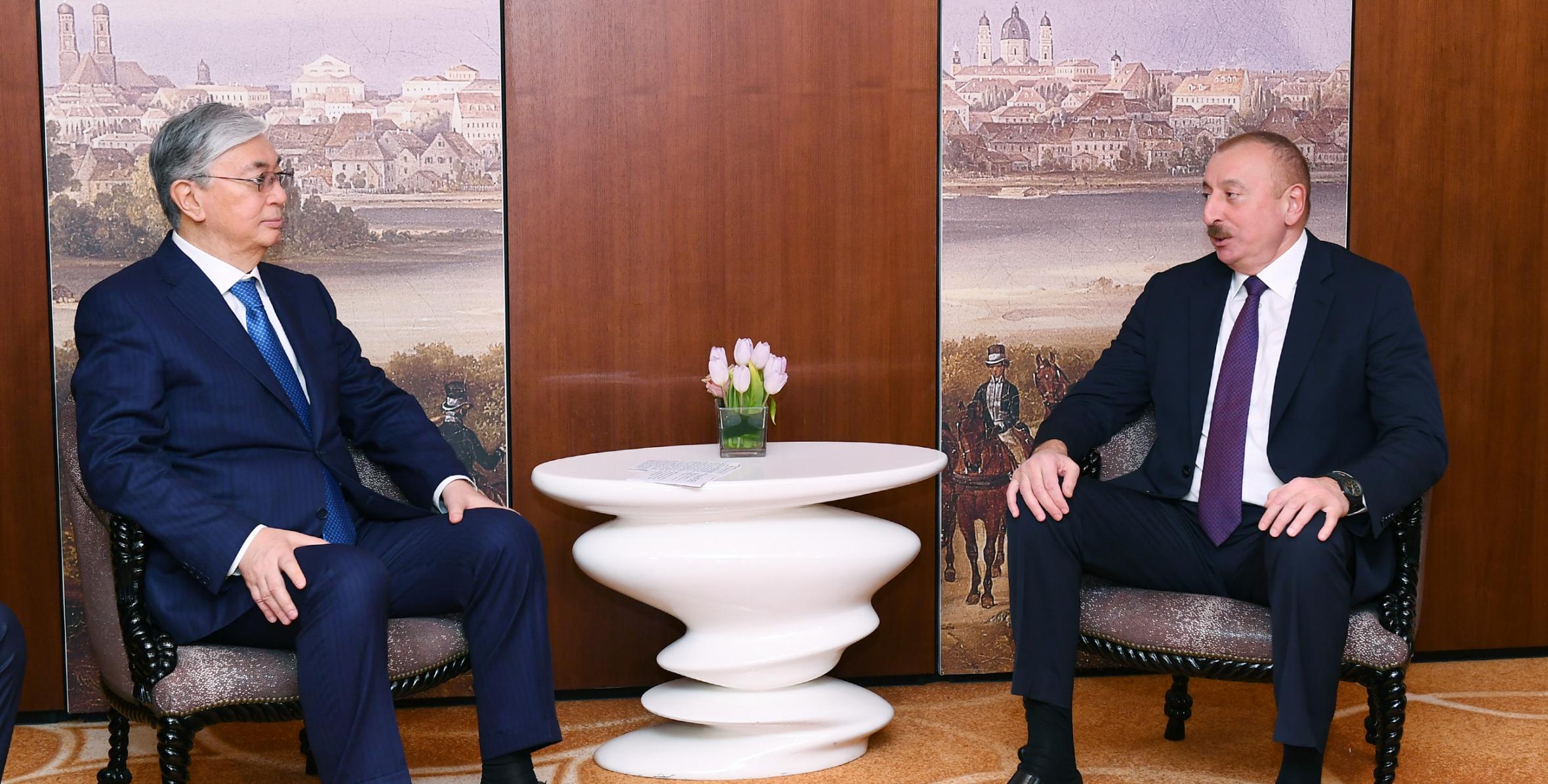 Ильхам Алиев встретился в Мюнхене с Президентом Республики Казахстан Касым-Жомартом Токаевым