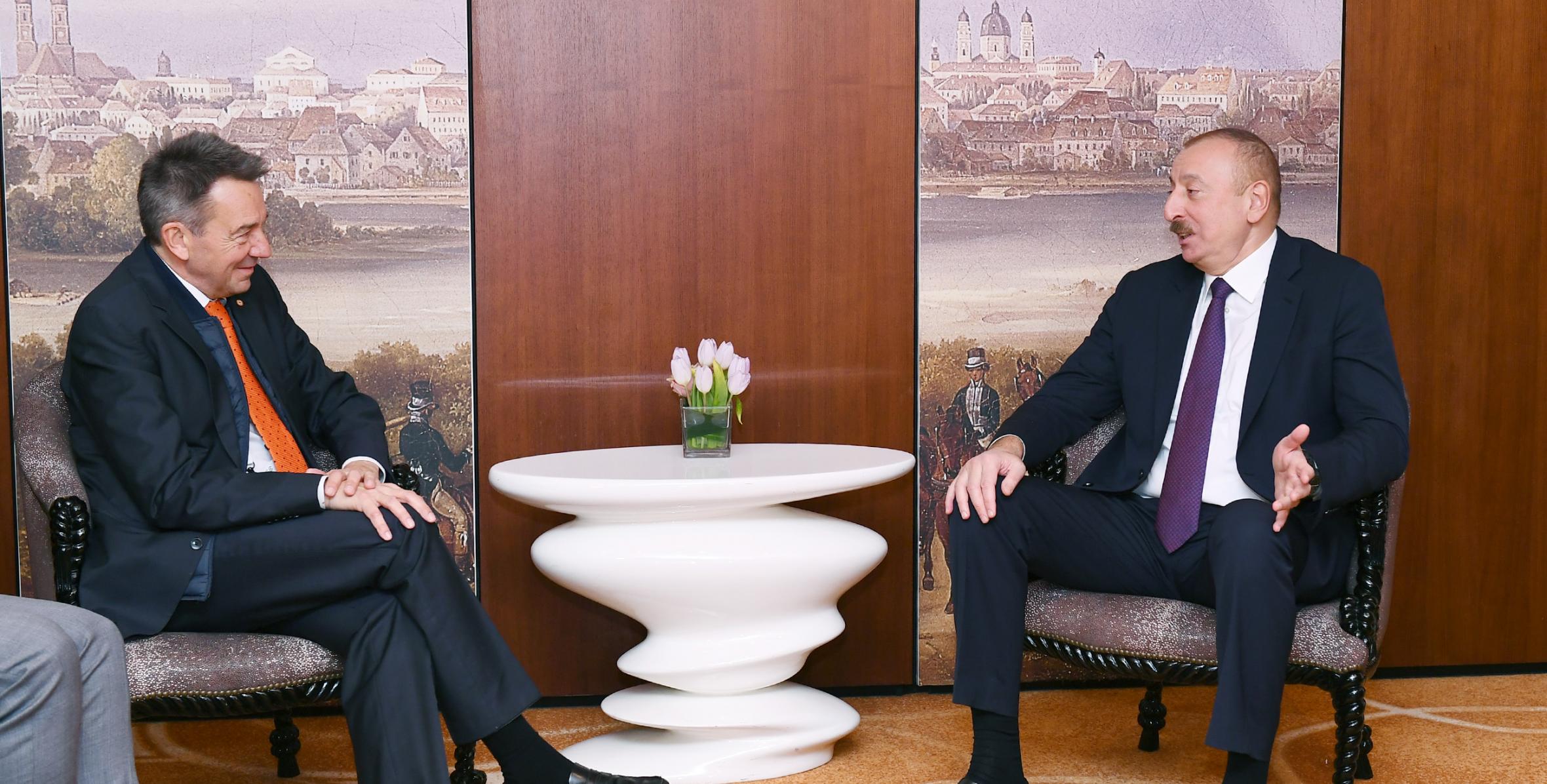 İlham Əliyev Münxendə Beynəlxalq Qırmızı Xaç Komitəsinin prezidenti ilə görüşüb