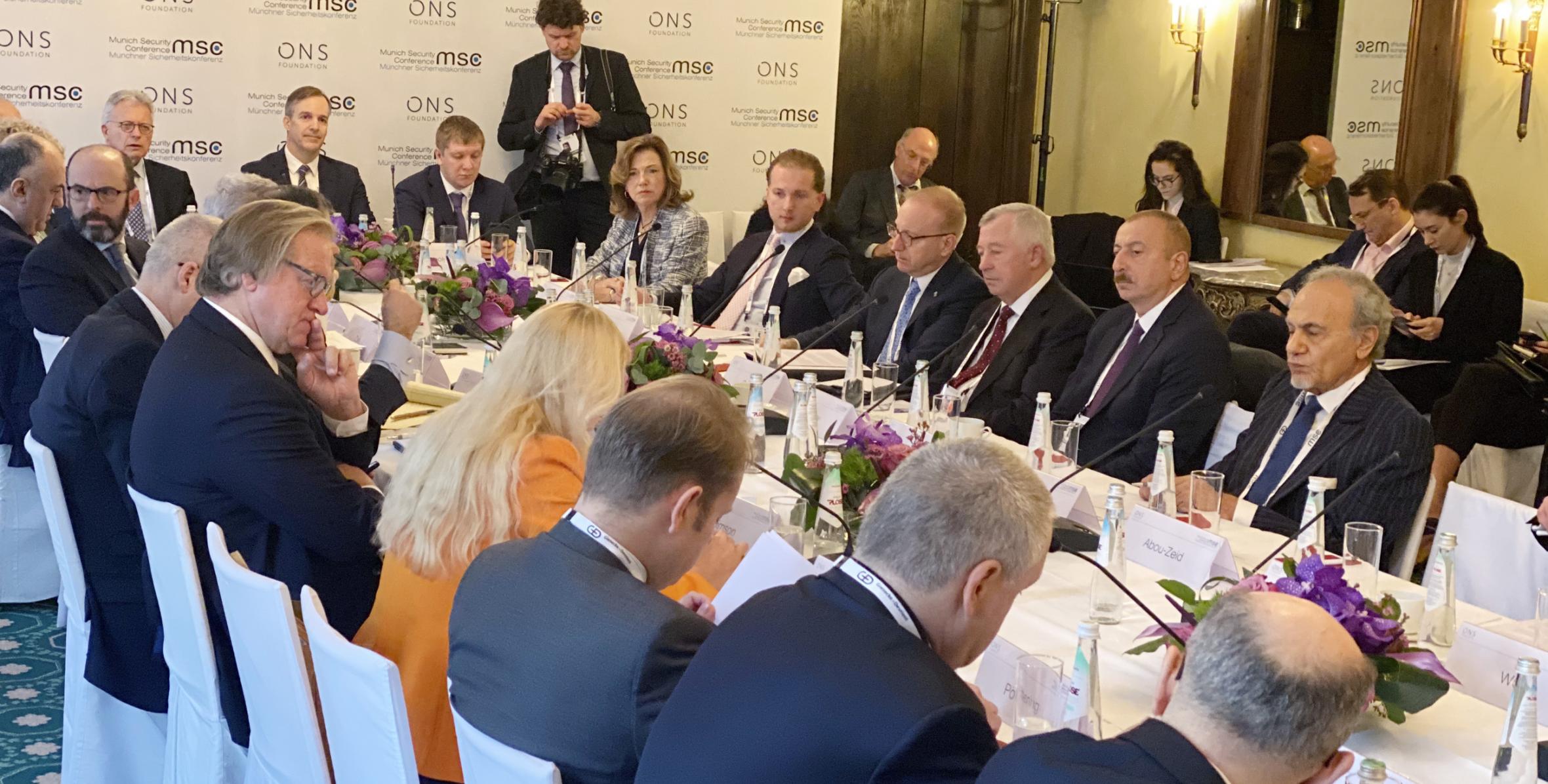 Ильхам Алиев в рамках Мюнхенской конференции по безопасности принял участие в круглом столе на тему «Энергетическая безопасность»