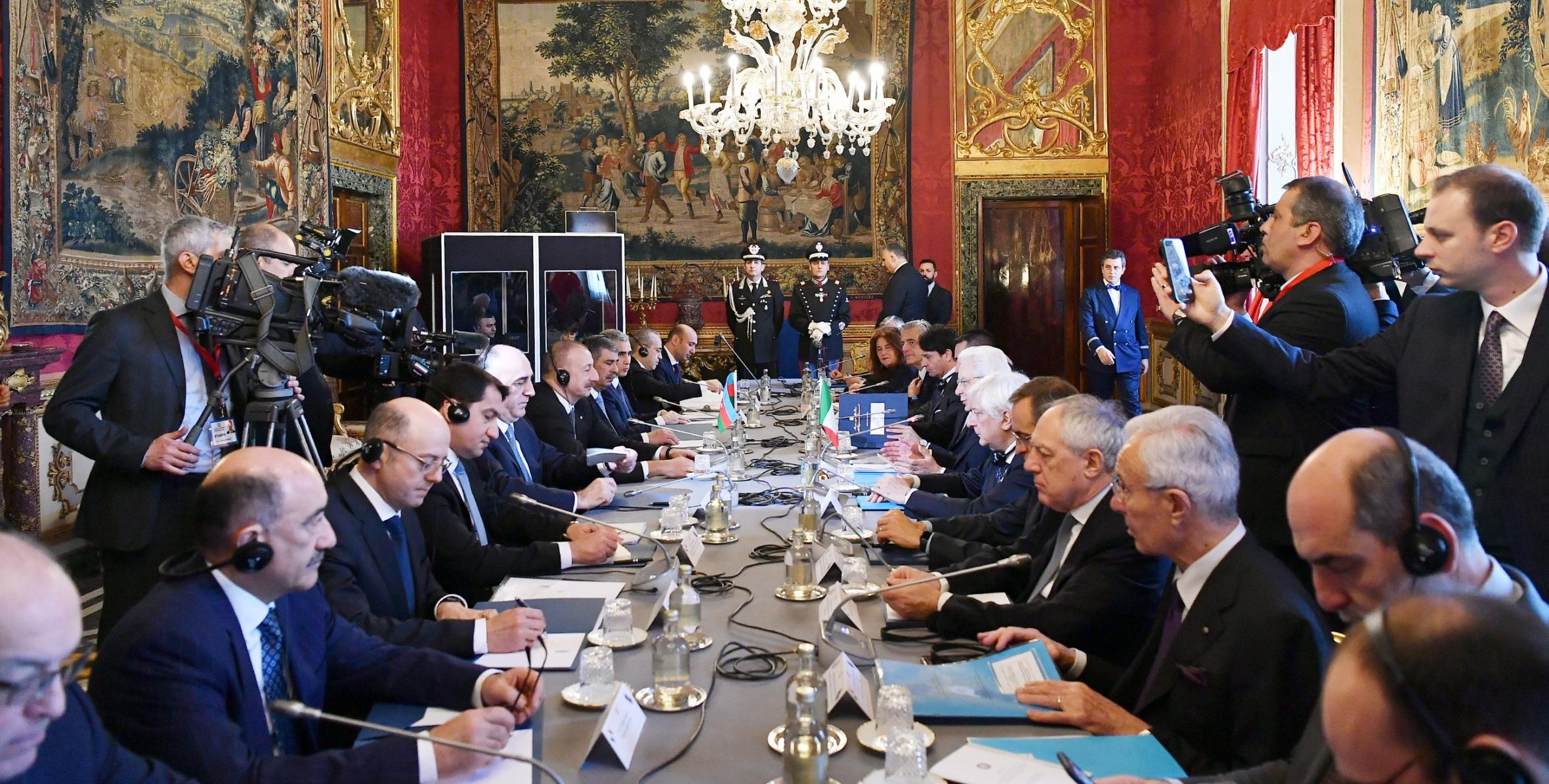 Состоялась встреча Ильхама Алиева и Президента Италии Серджо Маттареллы в расширенном составе