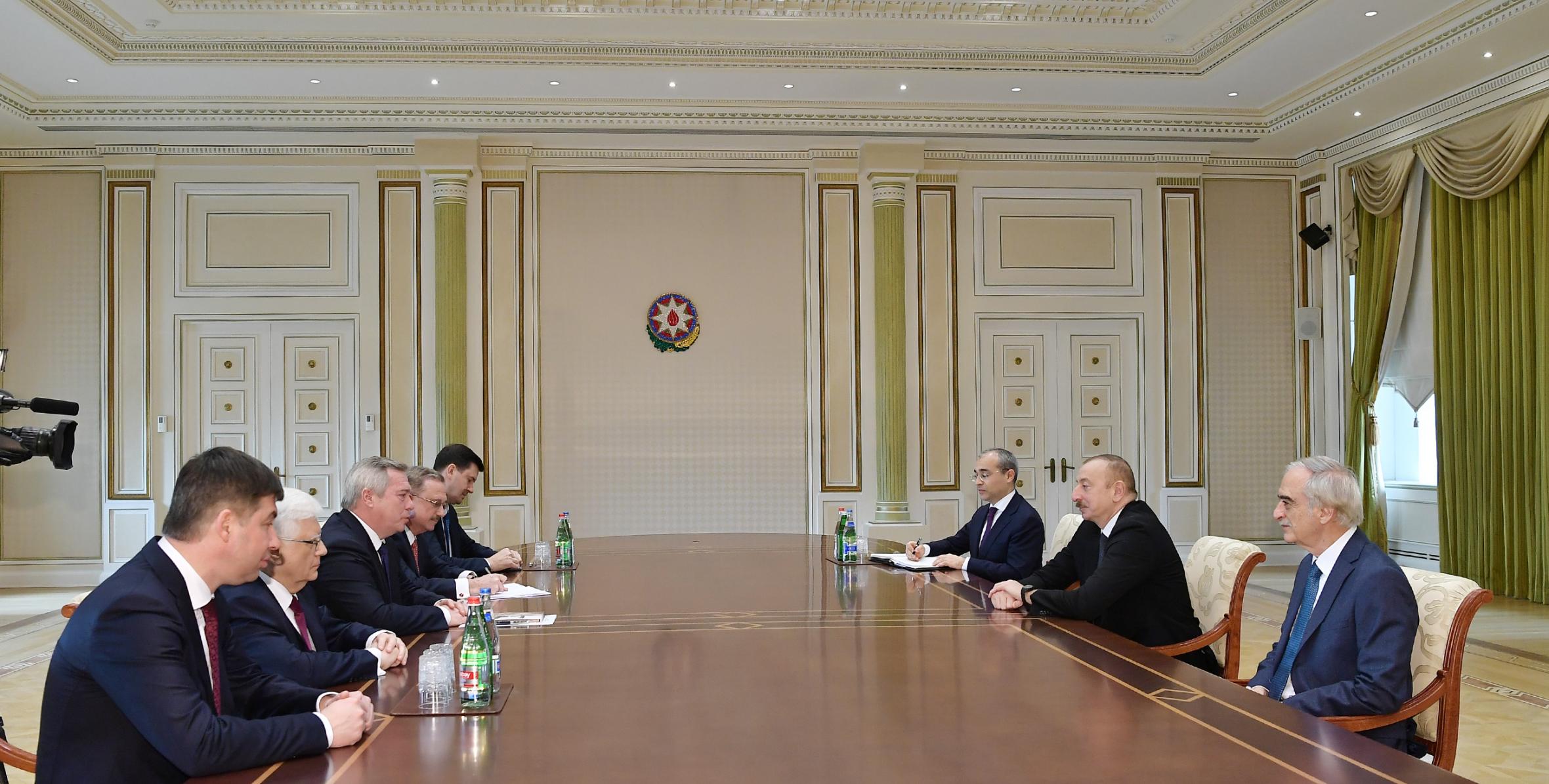 Ильхам Алиев принял делегацию во главе с губернатором Ростовской области России