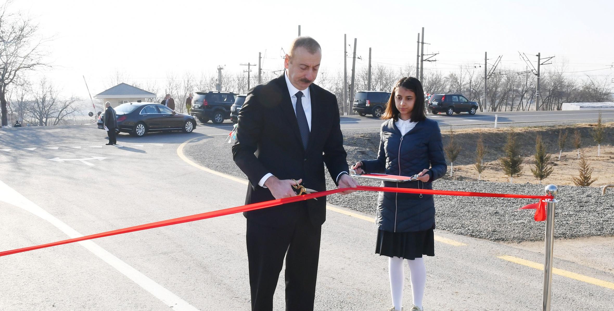 İlham Əliyev Ağstafa-Yenigün-Xətai-Qaçaq Kərəm-Poylu-Xılxına avtomobil yolunun yenidənqurma və bərpadan sonra açılışında iştirak edib