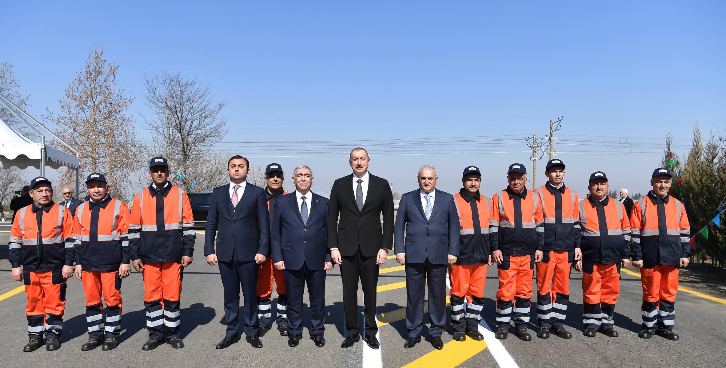 Ильхам Алиев принял участие в открытии после реконструкции автомобильной дороги в Товузе