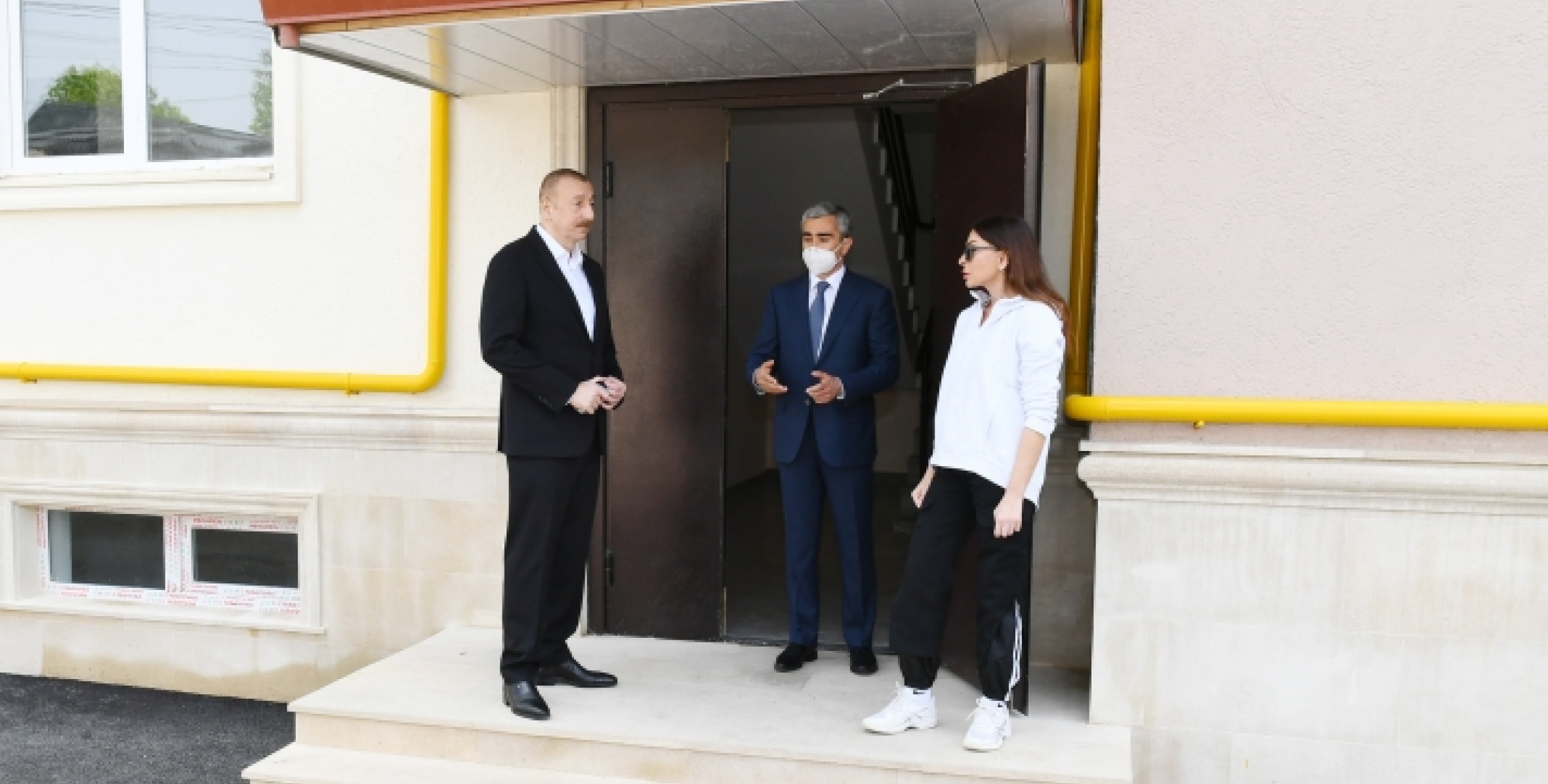 Ilham Aliyev viewed conditions created at multi-apartment buildings constructed in Shamakhi
