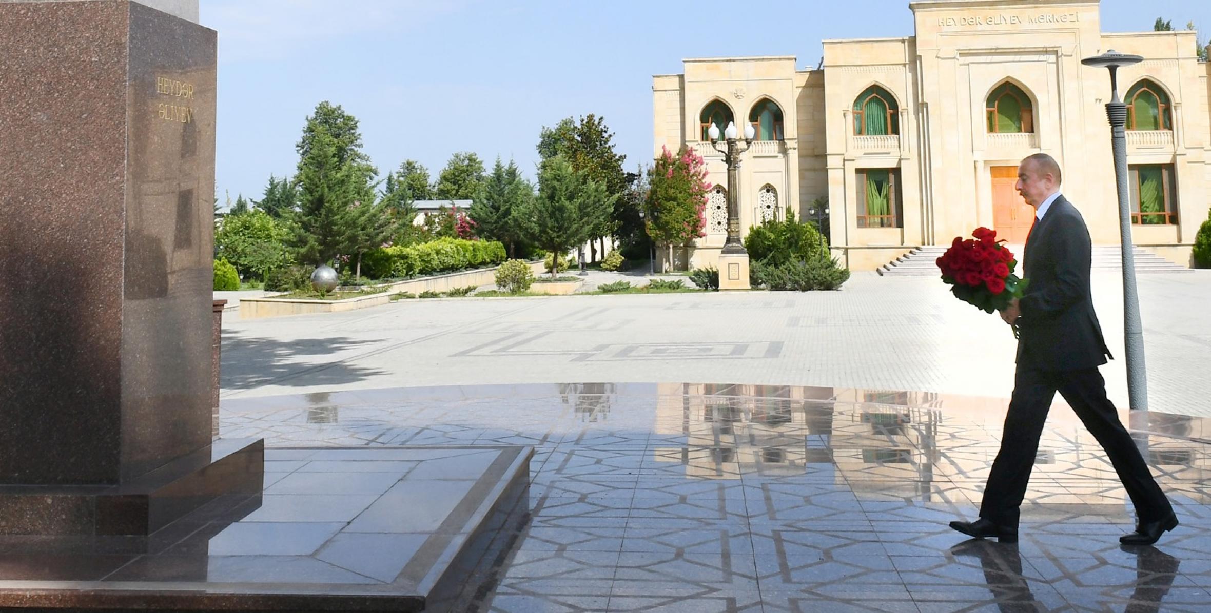 Ilham Aliyev visited statue of national leader Heydar Aliyev in Ismayilli