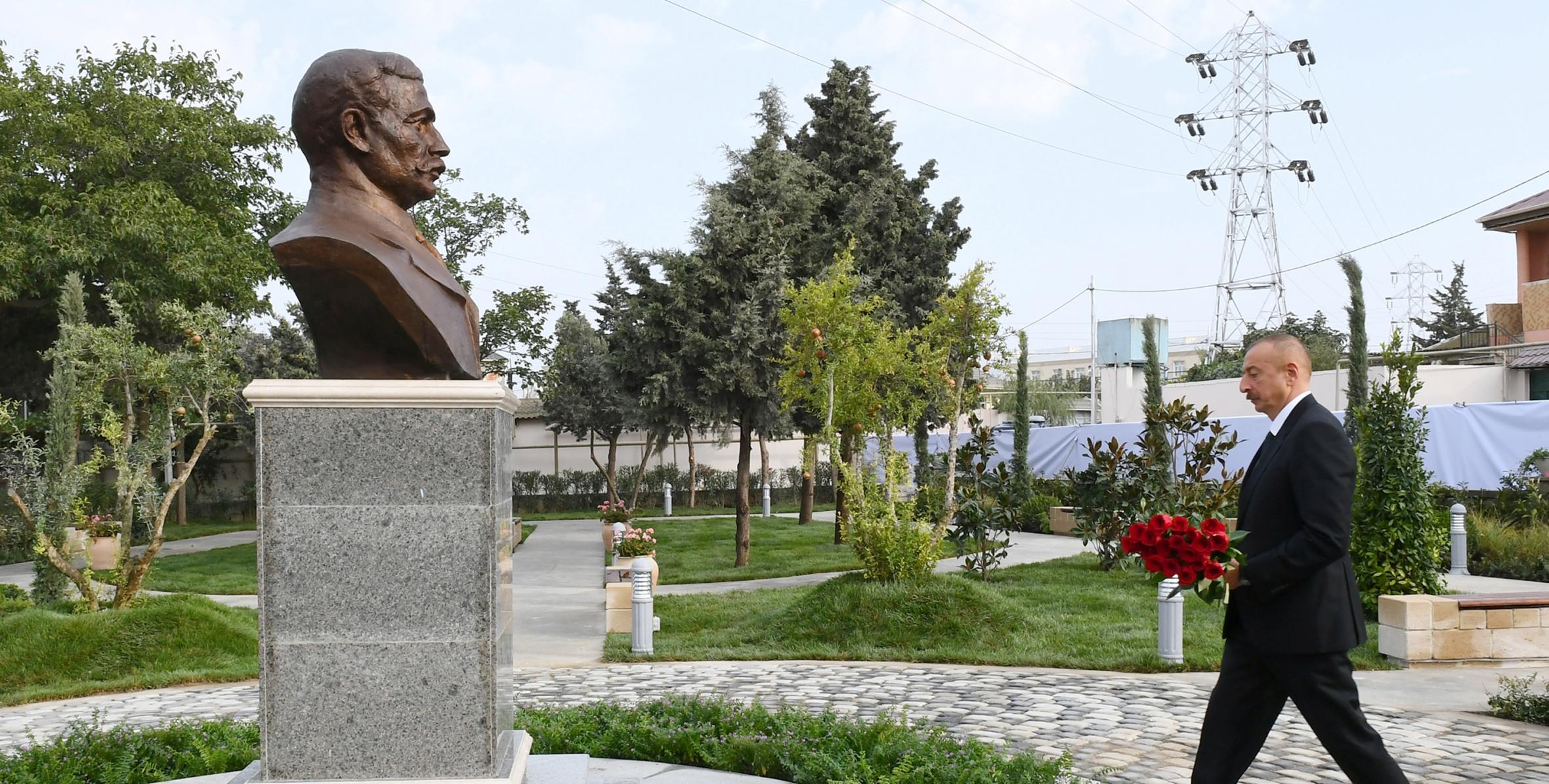 Ильхам Алиев принял участие в открытии парка имени Муртузы Мухтарова