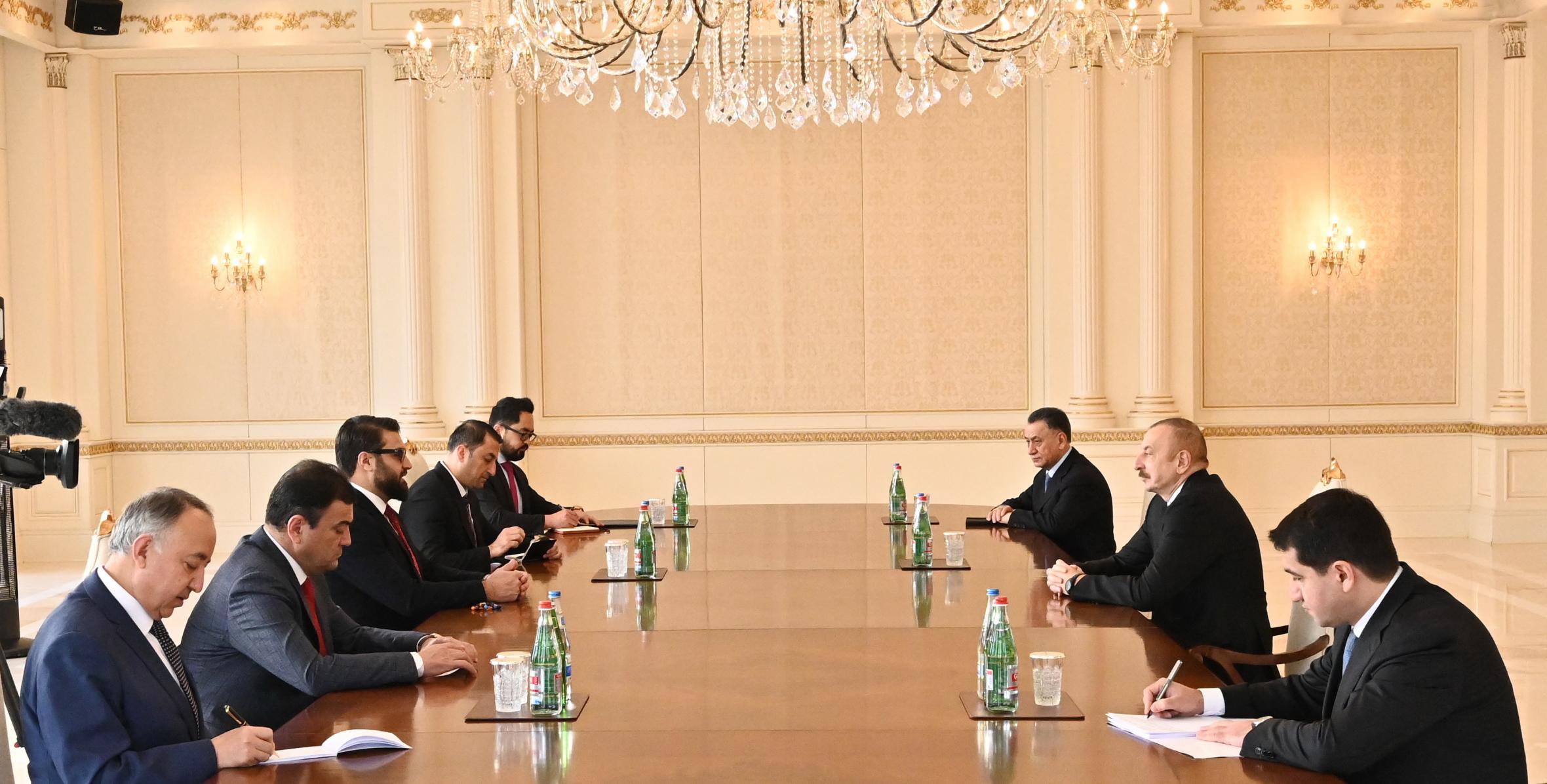 Ильхам Алиев принял советника по национальной безопасности и руководителя Администрации Президента Афганистана