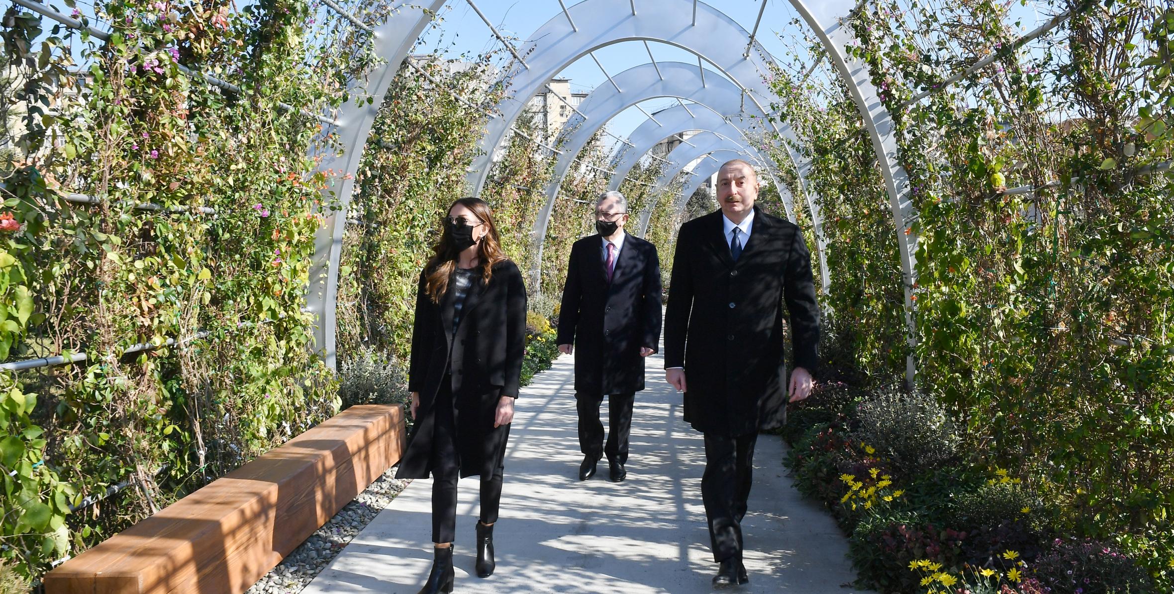 Ильхам Алиев и первая леди Мехрибан Алиева приняли участие в открытии нового лесопарка, разбитого в Ясамальском районе столицы