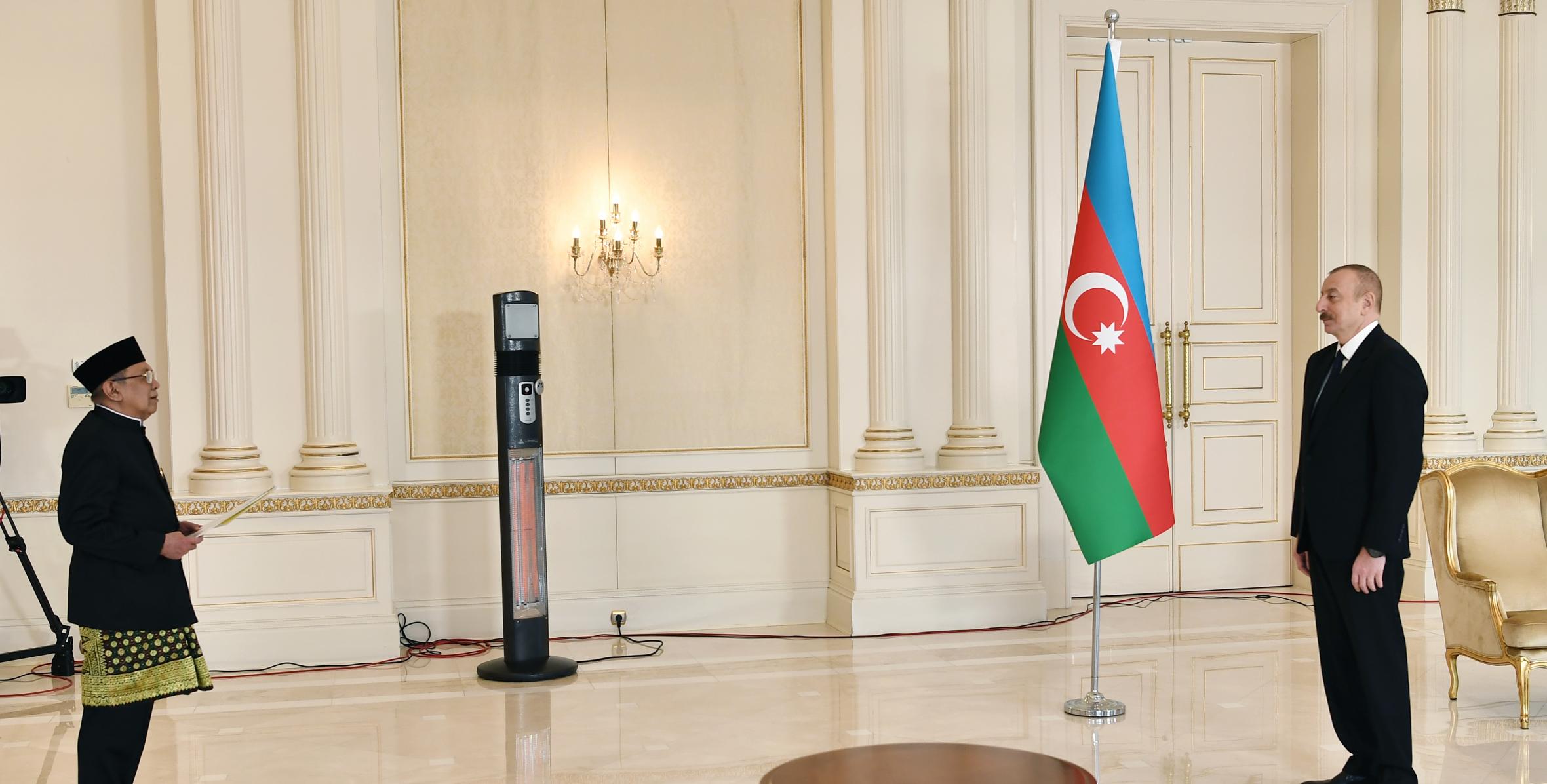 Ильхам Алиев принял верительные грамоты новоназначенного посла Индонезии в Азербайджане