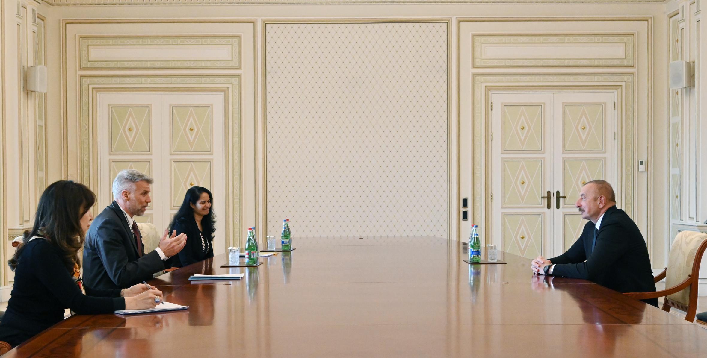 İlham Əliyev Dünya Bankının regional direktorunu qəbul edib