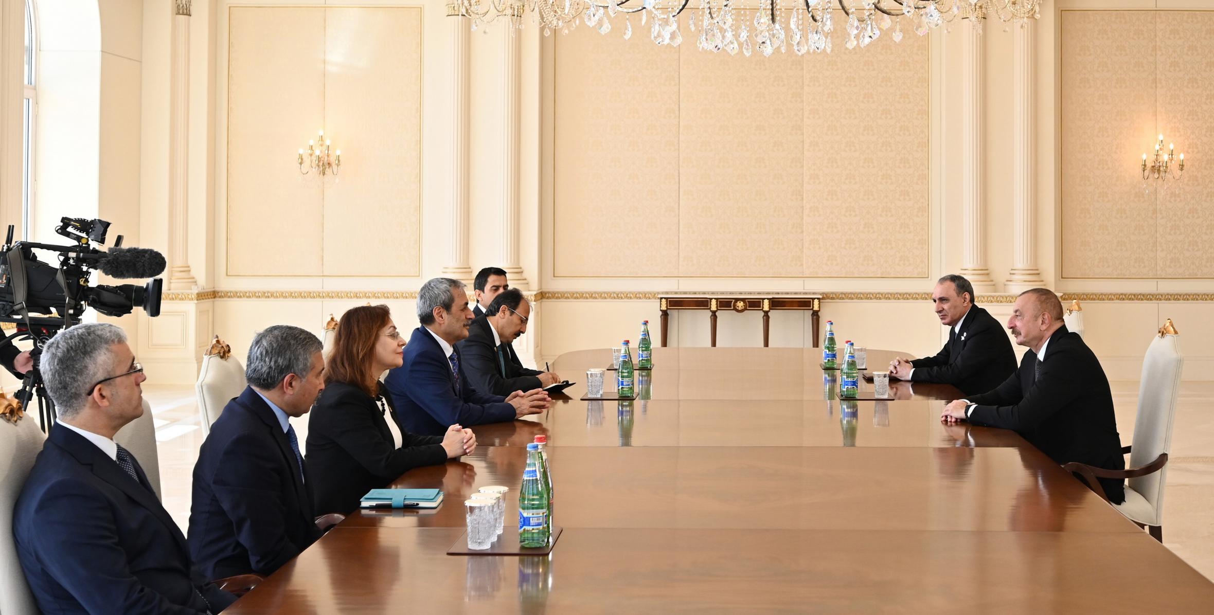 Ильхам Алиев принял делегацию во главе с Генеральным прокурором Верховного суда Турции