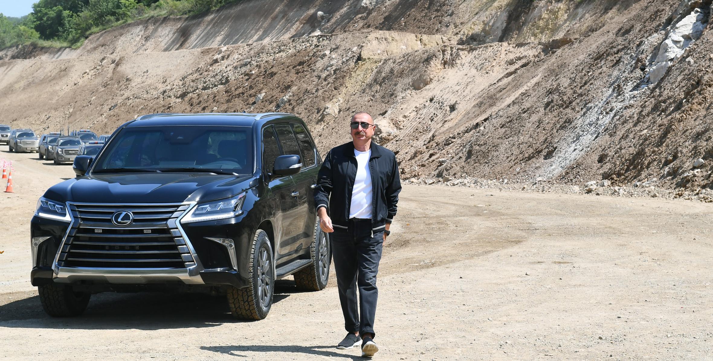 Ilham Aliyev viewed construction of bridge over Victory road