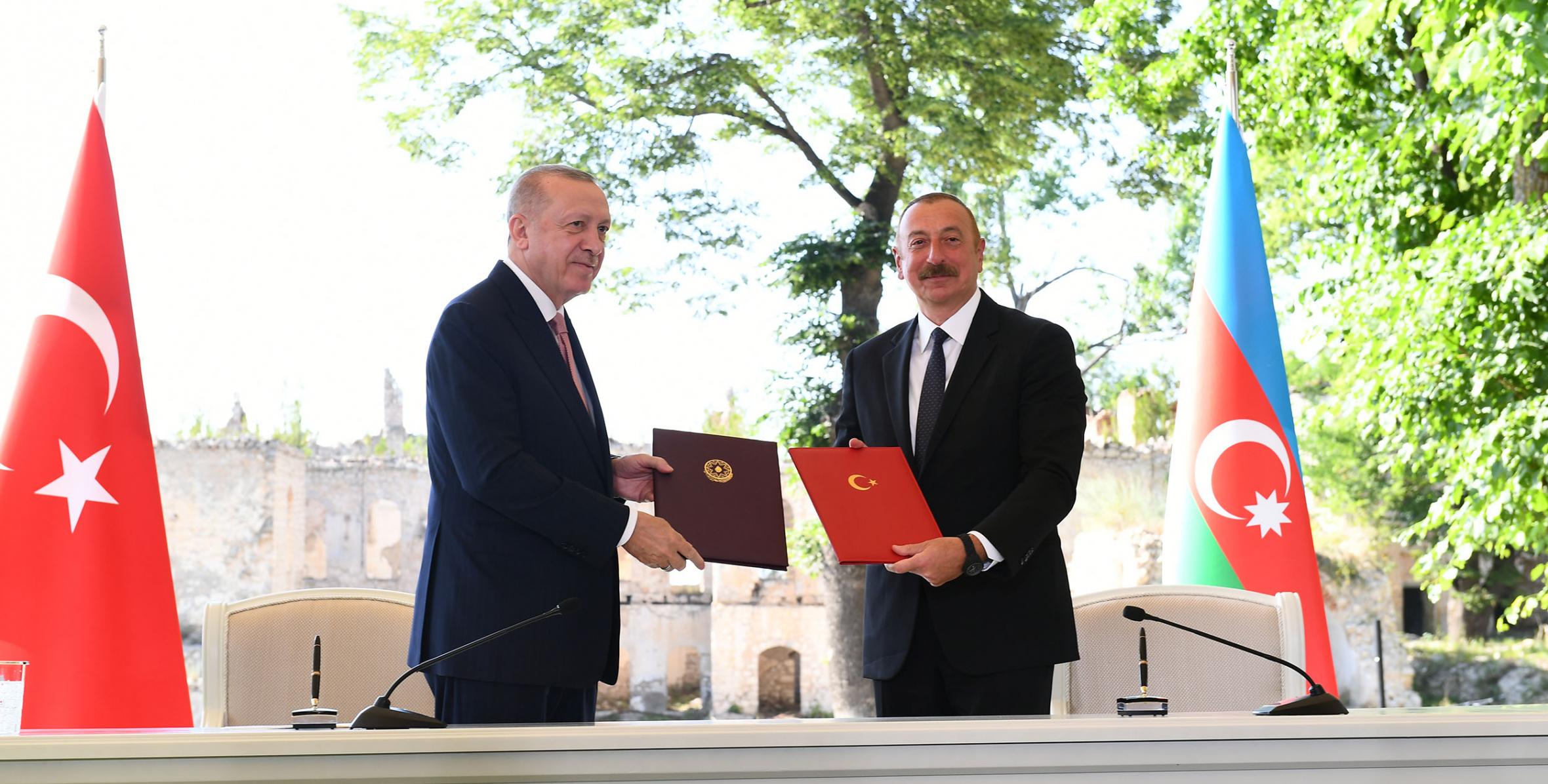 Между Азербайджаном и Турцией подписана Шушинская декларация о союзнических отношениях