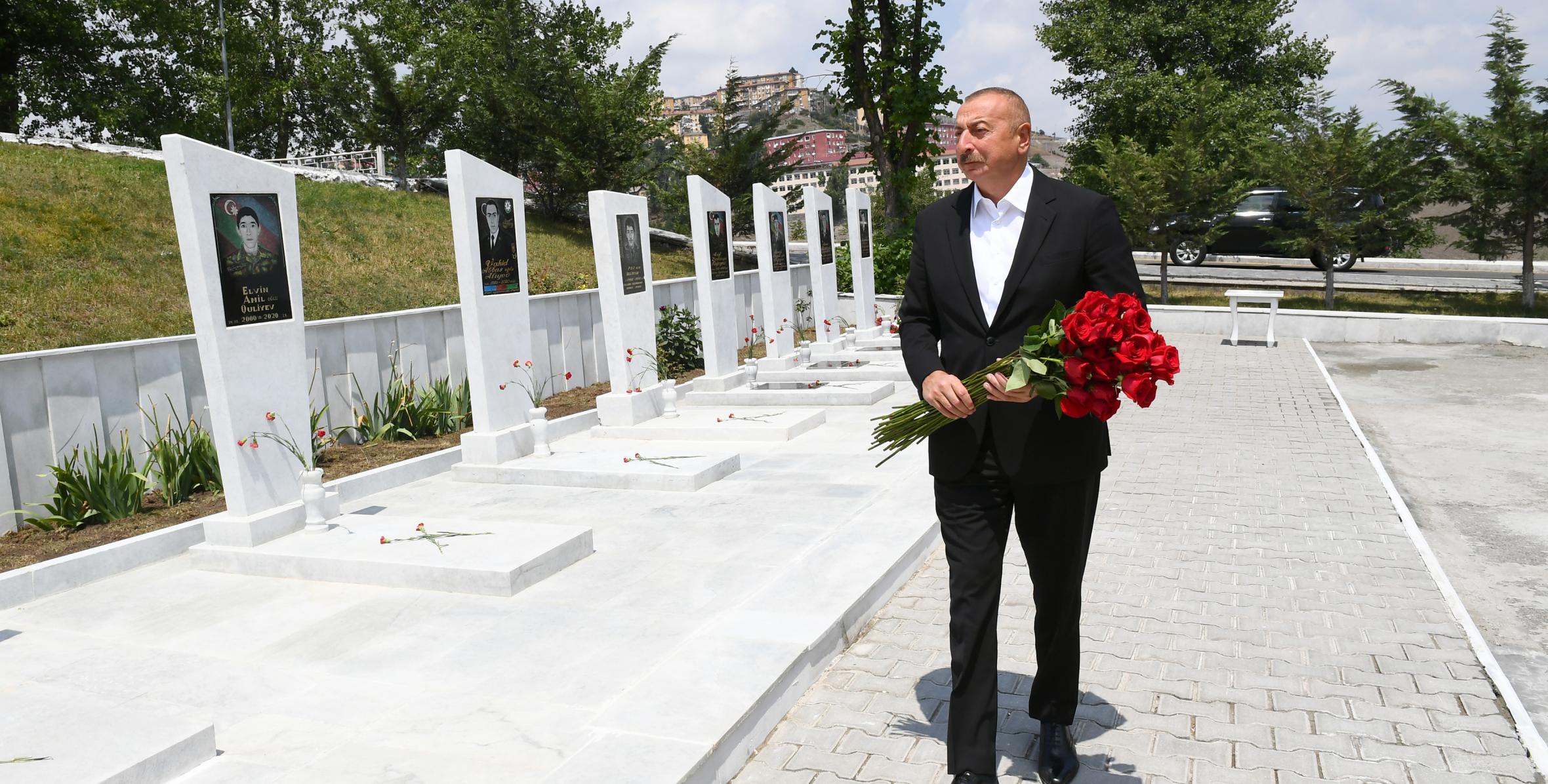 Ильхам Алиев посетил Аллею шехидов в Дашкесане