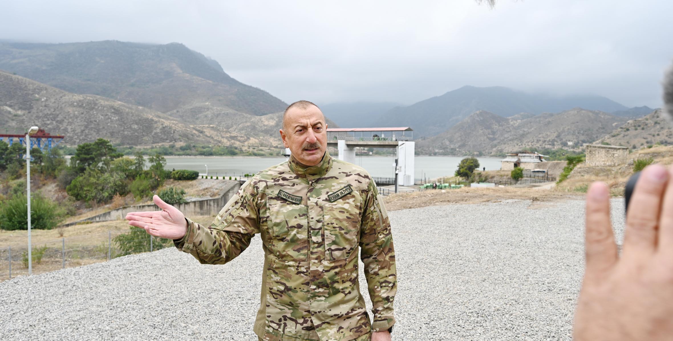 Ильхам Алиев поднял флаг Азербайджана в поселке Суговушан Тертерского район